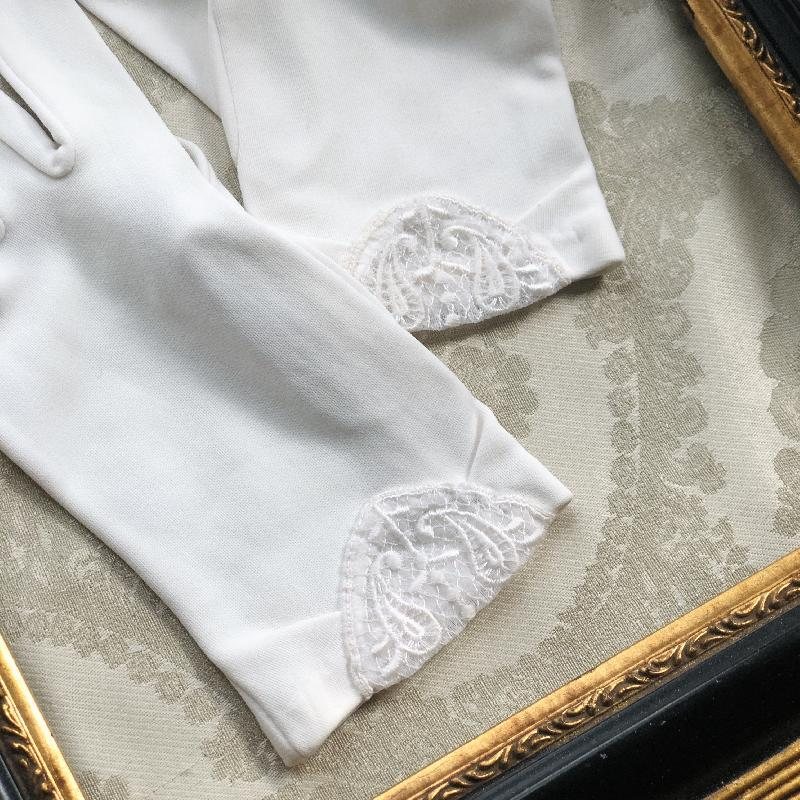 Vintage Elegant Lace Trim White Gloves / Vintage Day & Night Gloves (MT1916)