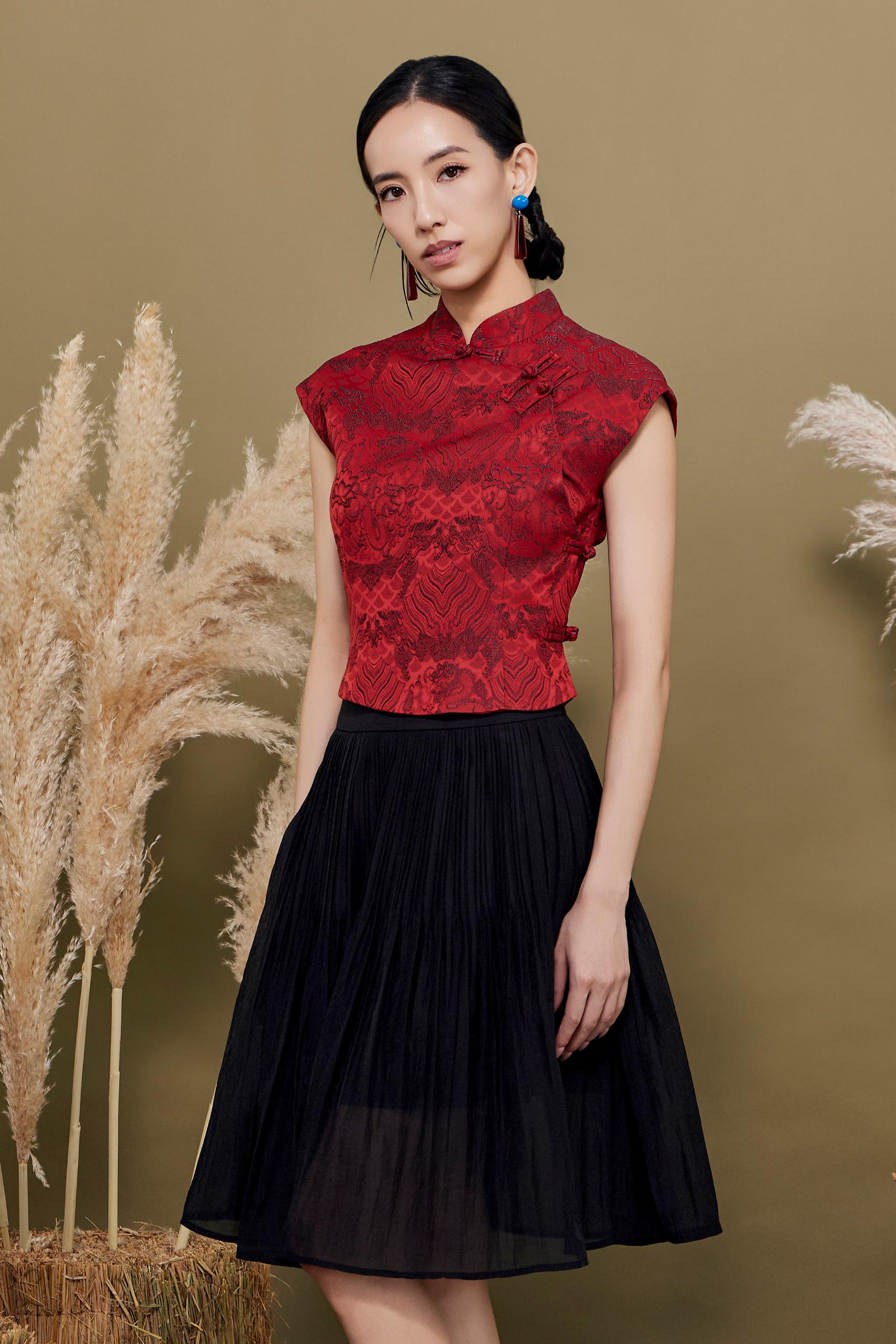 CB2797 NA YING ORIENTAL EMBOSS CROP BLOUSE