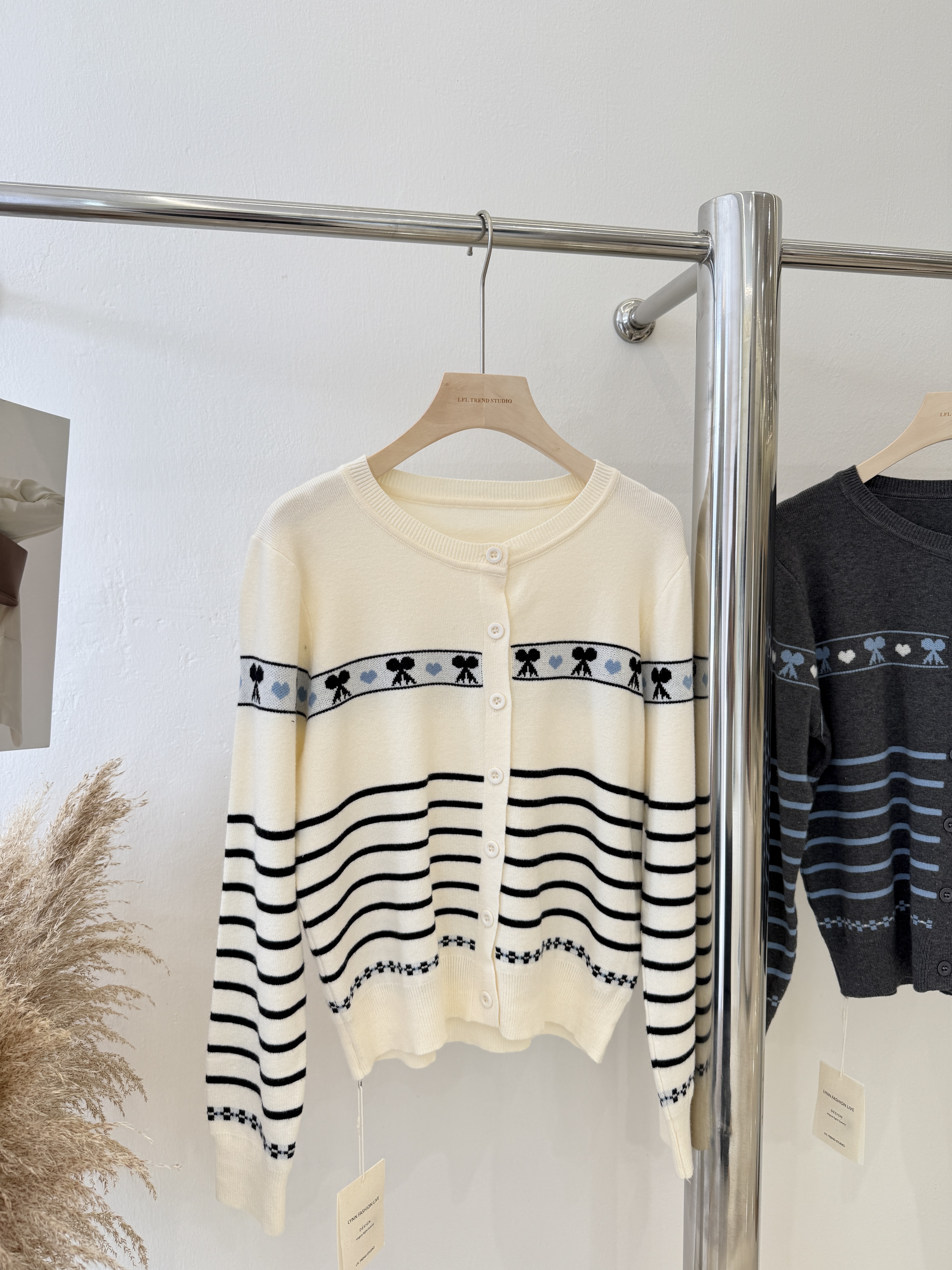 6835 韩系提花条纹针织衫