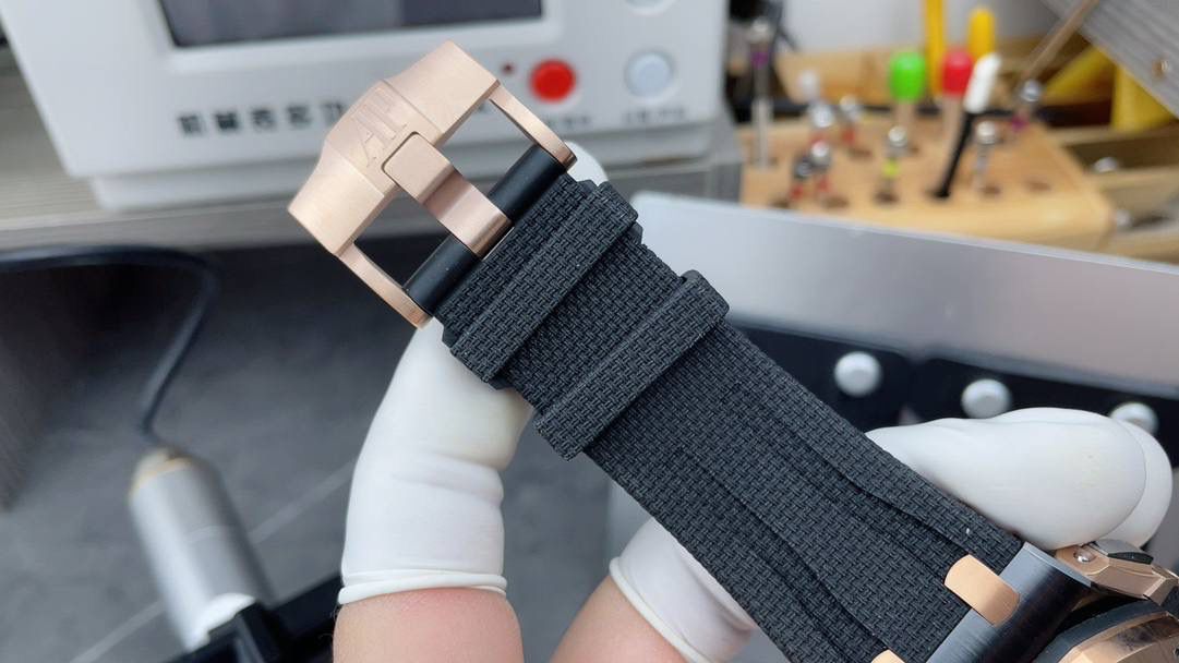 爱彼皇家橡树离岸型计时码表玫瑰金