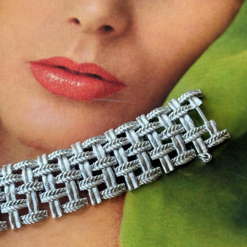 Vintage C.a. 1950-60s Unmarked Designer Piece Basket Weave Silver Tone Bracelet (MT2451)