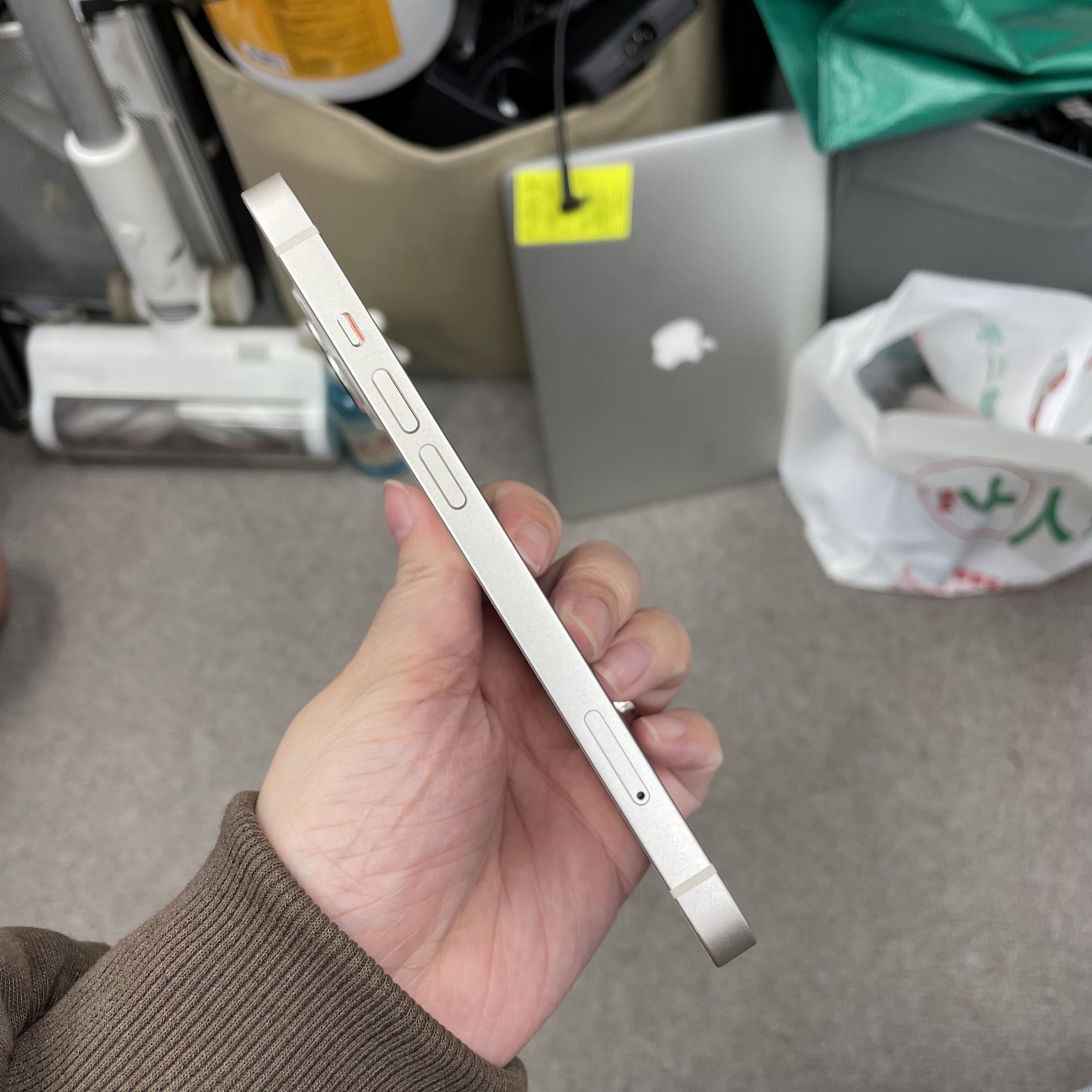 *6040 13 超靚機 256GB 電89 白色 white