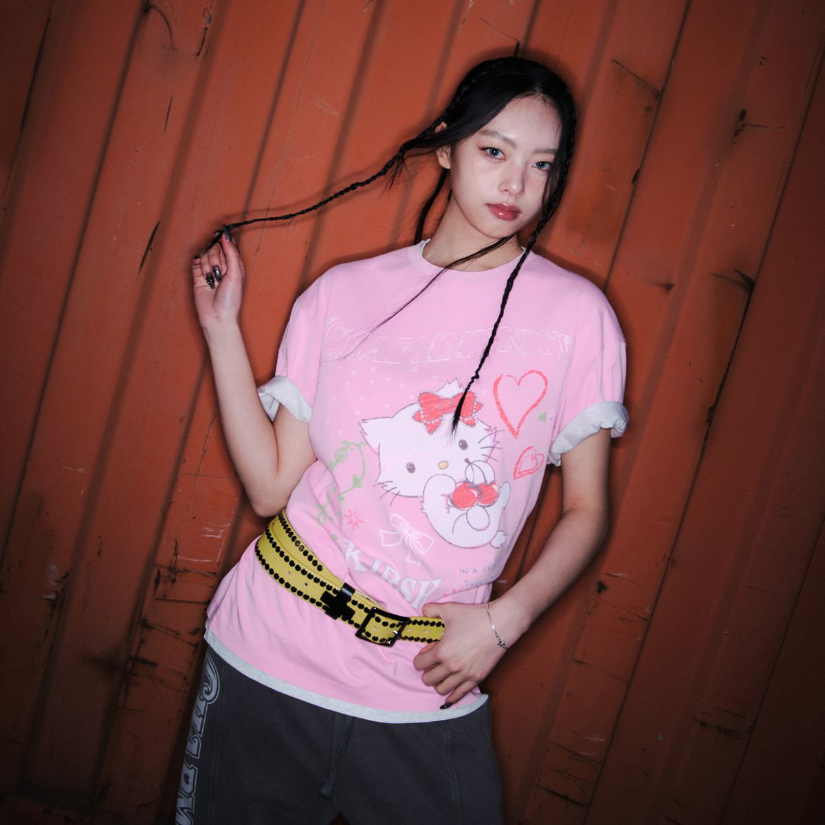 [KIRSH X Sanrio] CHARMMYKITTY LOOSE-FIT T-SHIRT