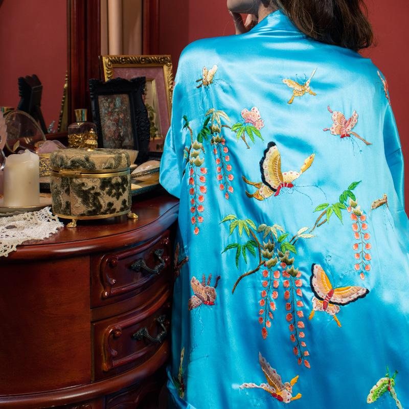 Vintage c.a. 1990s Made in China Hand-Embroidered Silk Bathrobe NEW OLD STOCK- Butterfly