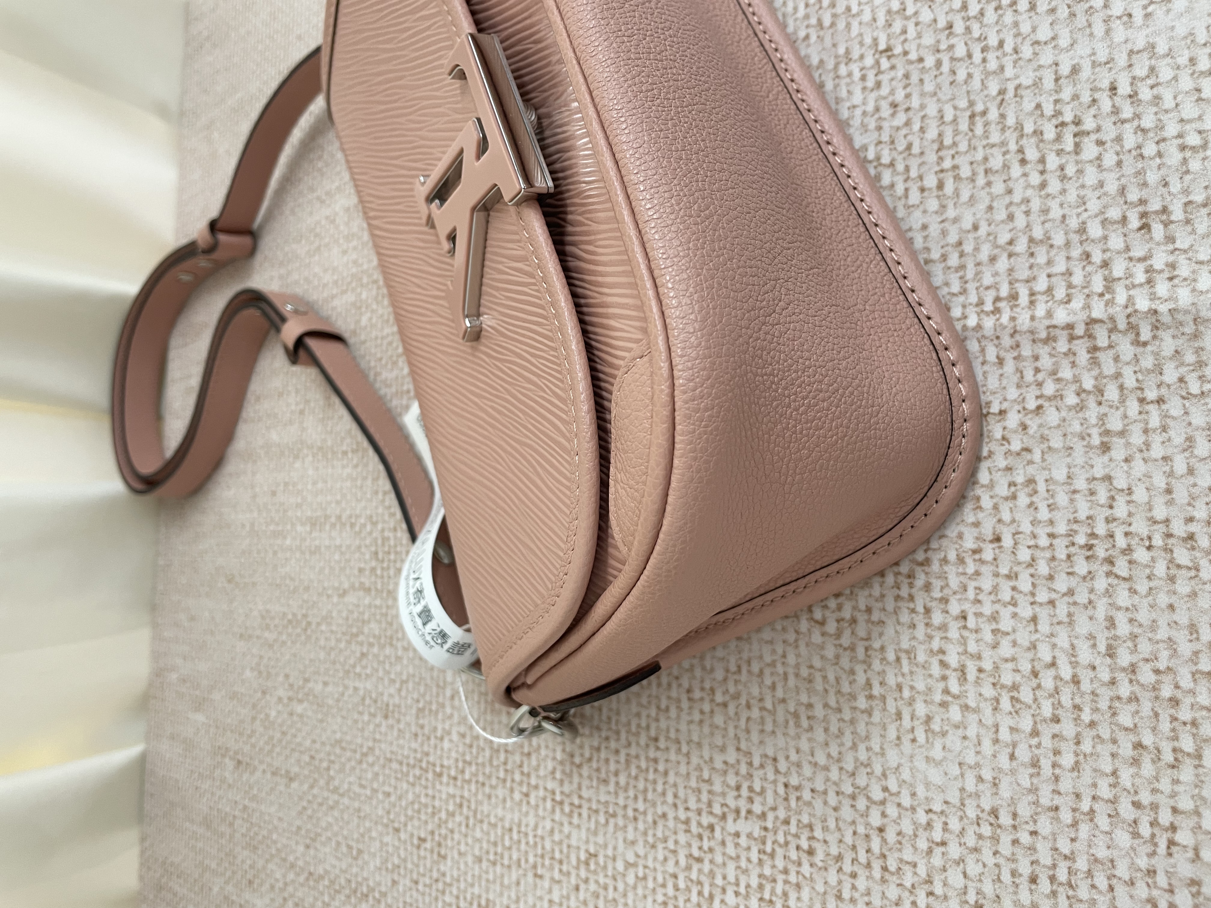 Pre-owned Louis Vuitton Buci / Product Code: 26043003