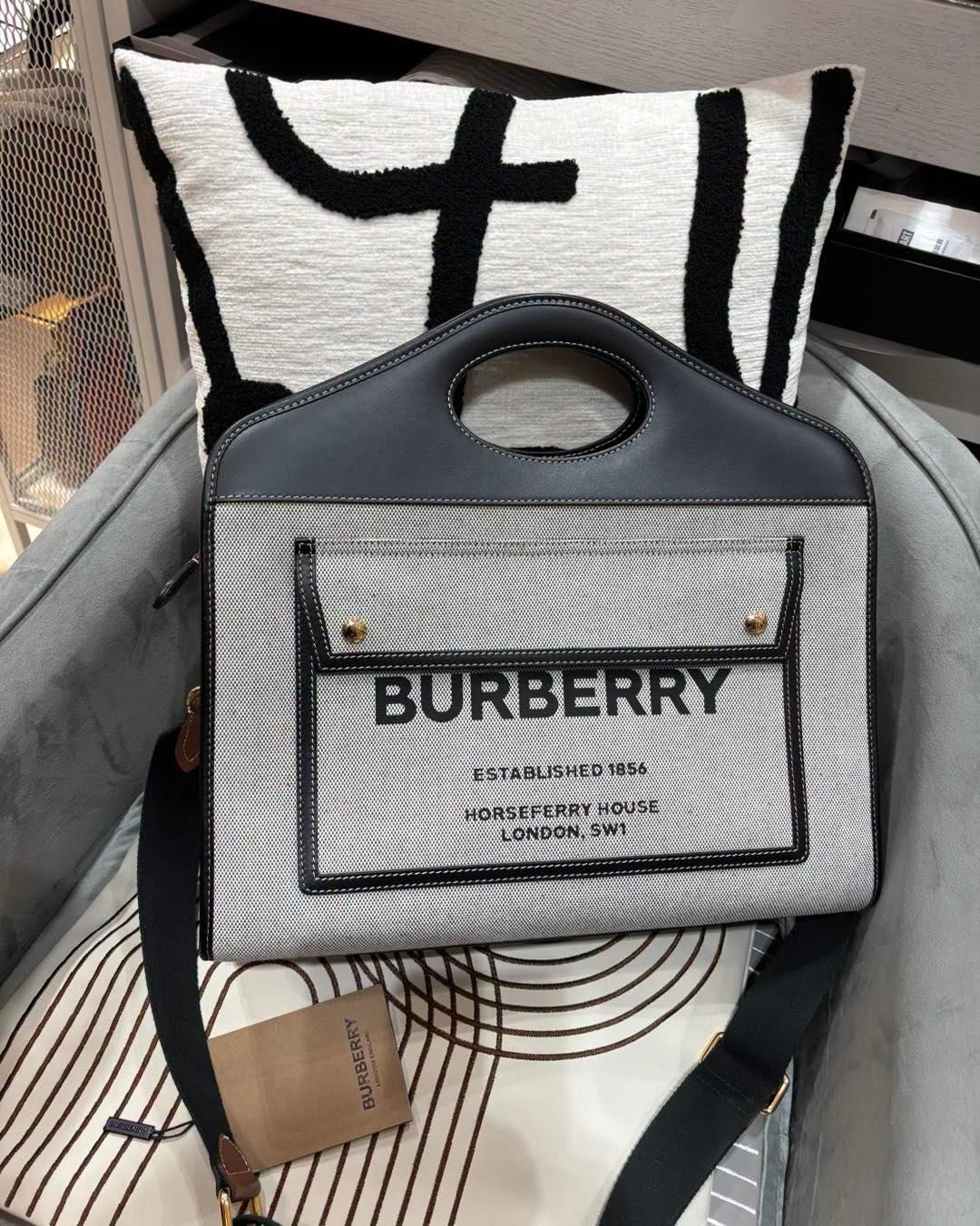 BURBERRY POCKET bag large 2WAY BAG ,100%Authentic ,98%new  ✅strap✅dust bag