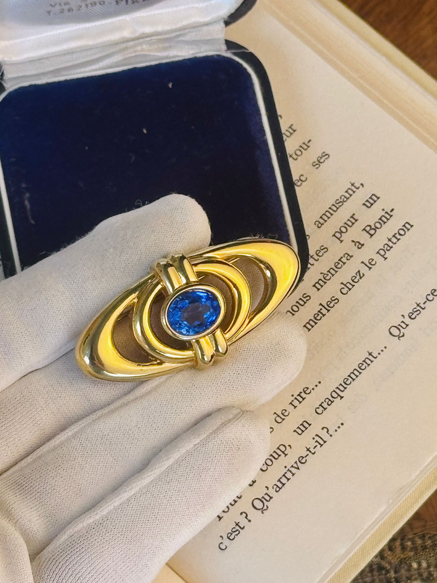 Vintage Royal Blue Glass Oval Shape Brooch (MT2589-15)