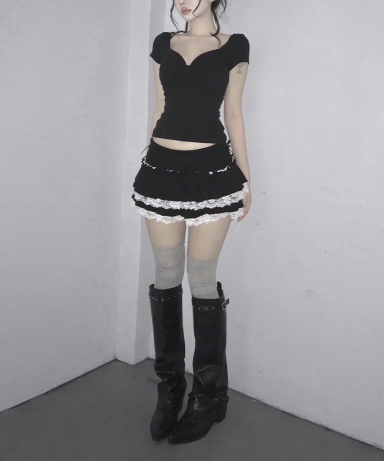 Ribbed Waist Ruffled Mini Skirt