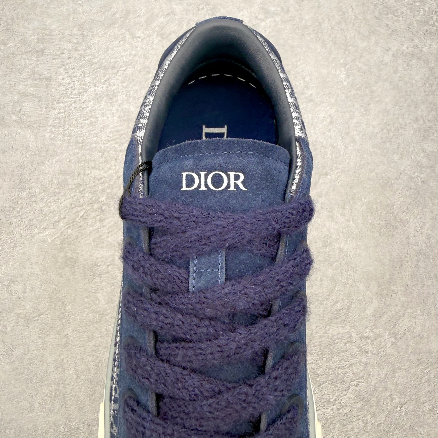 Dior B33