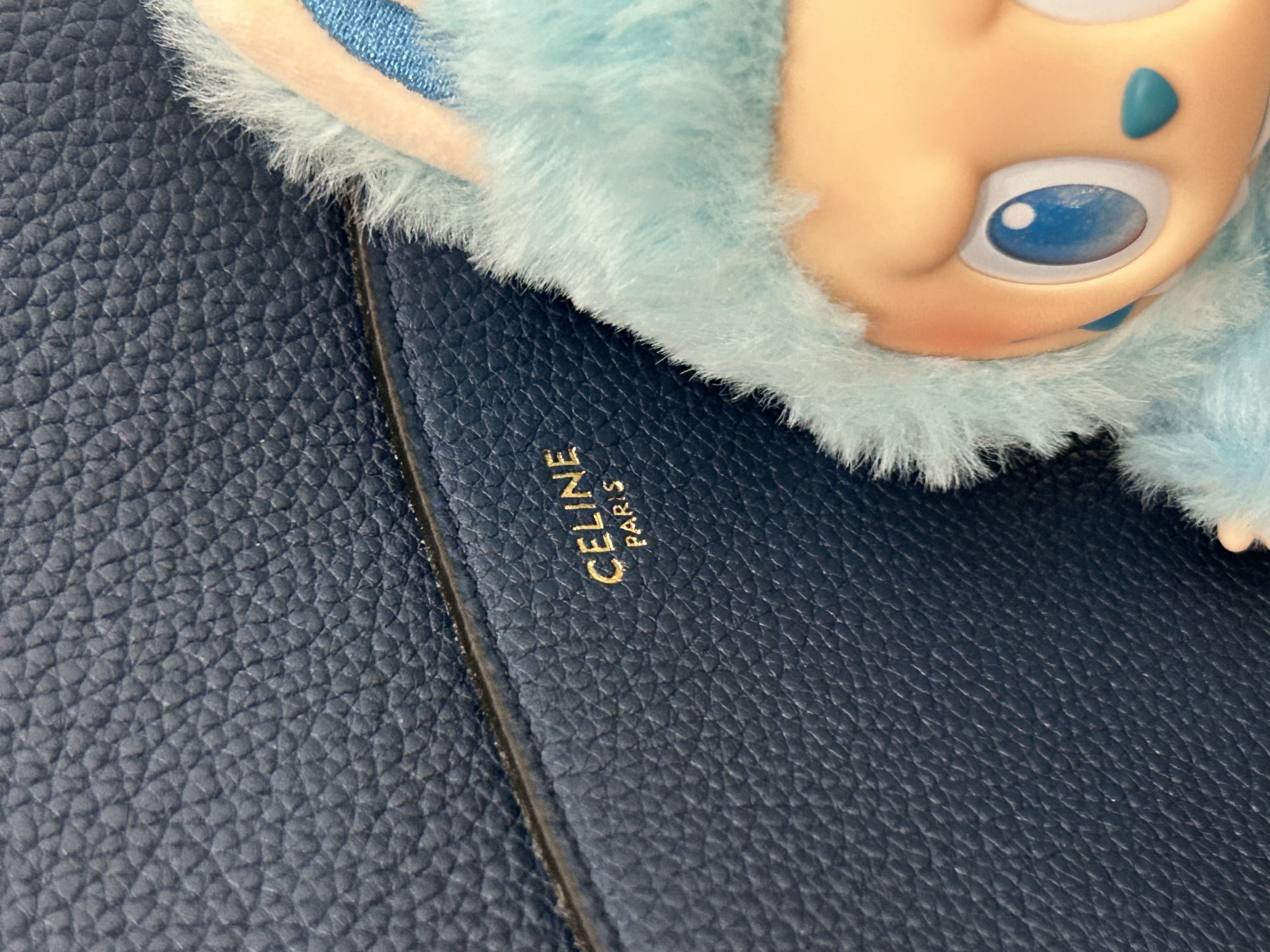 Celine sangle medium 牛皮shoulder bag 100%Authentic,98%new ✅dust bag