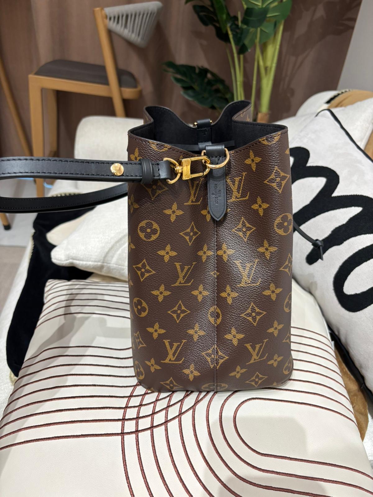 Lv Neonoe bucket bag NéoNoé MM  M44020 100%Authentic, 98%new ✅dust bag 