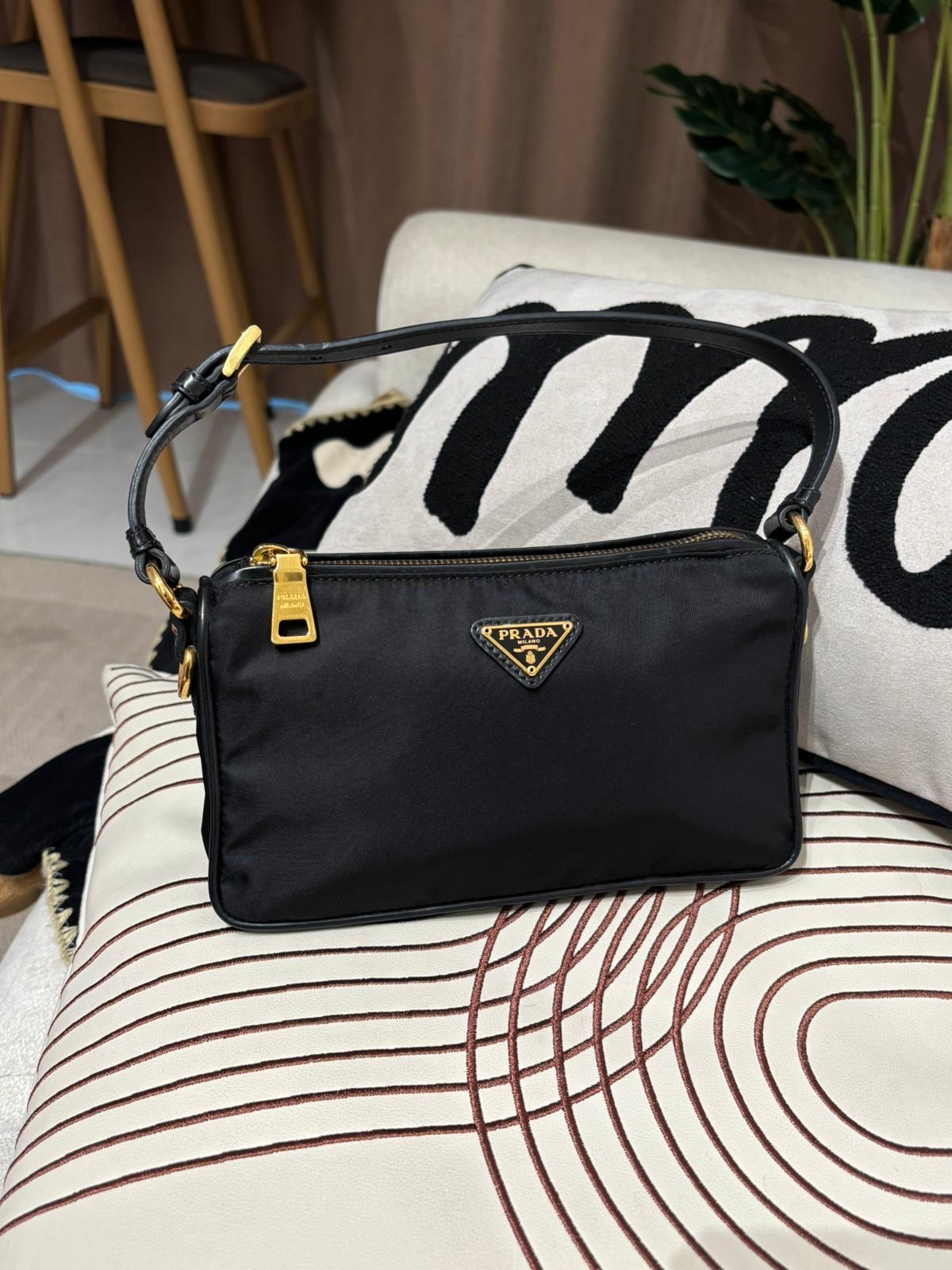 Prada nylon hobo Bag 100%Authentic, 98%new