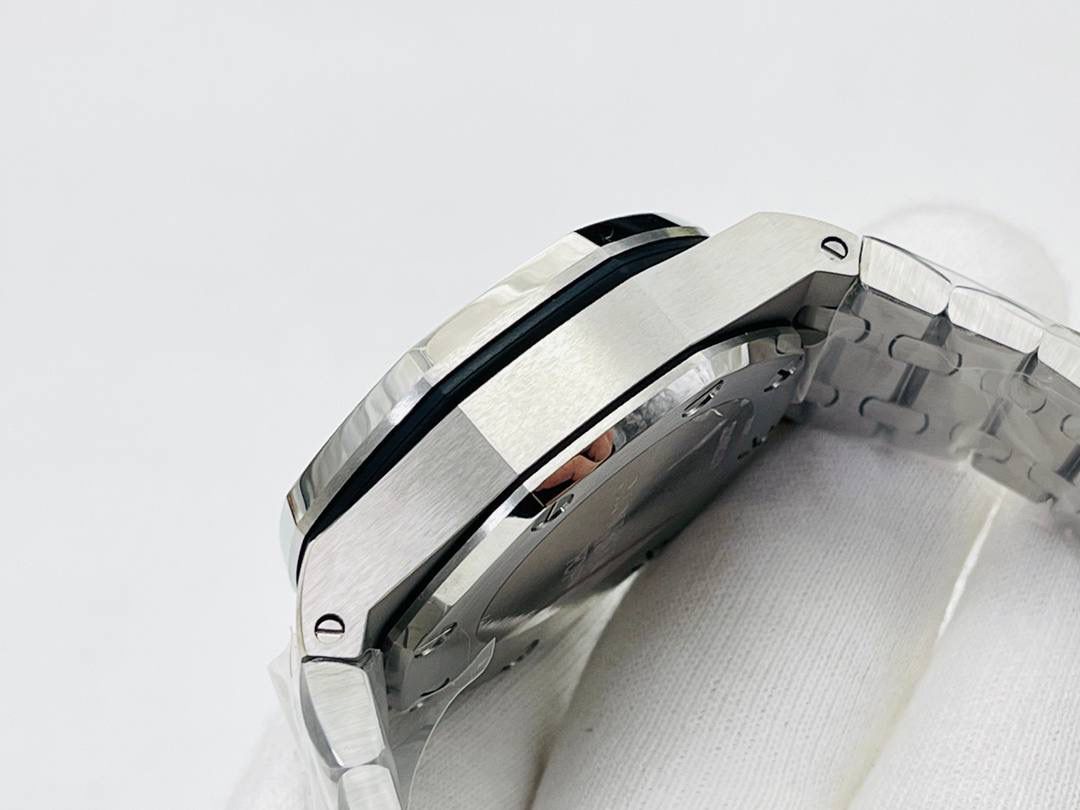 爱彼皇家橡树系列计时码表蓝色表盘精钢男士腕表