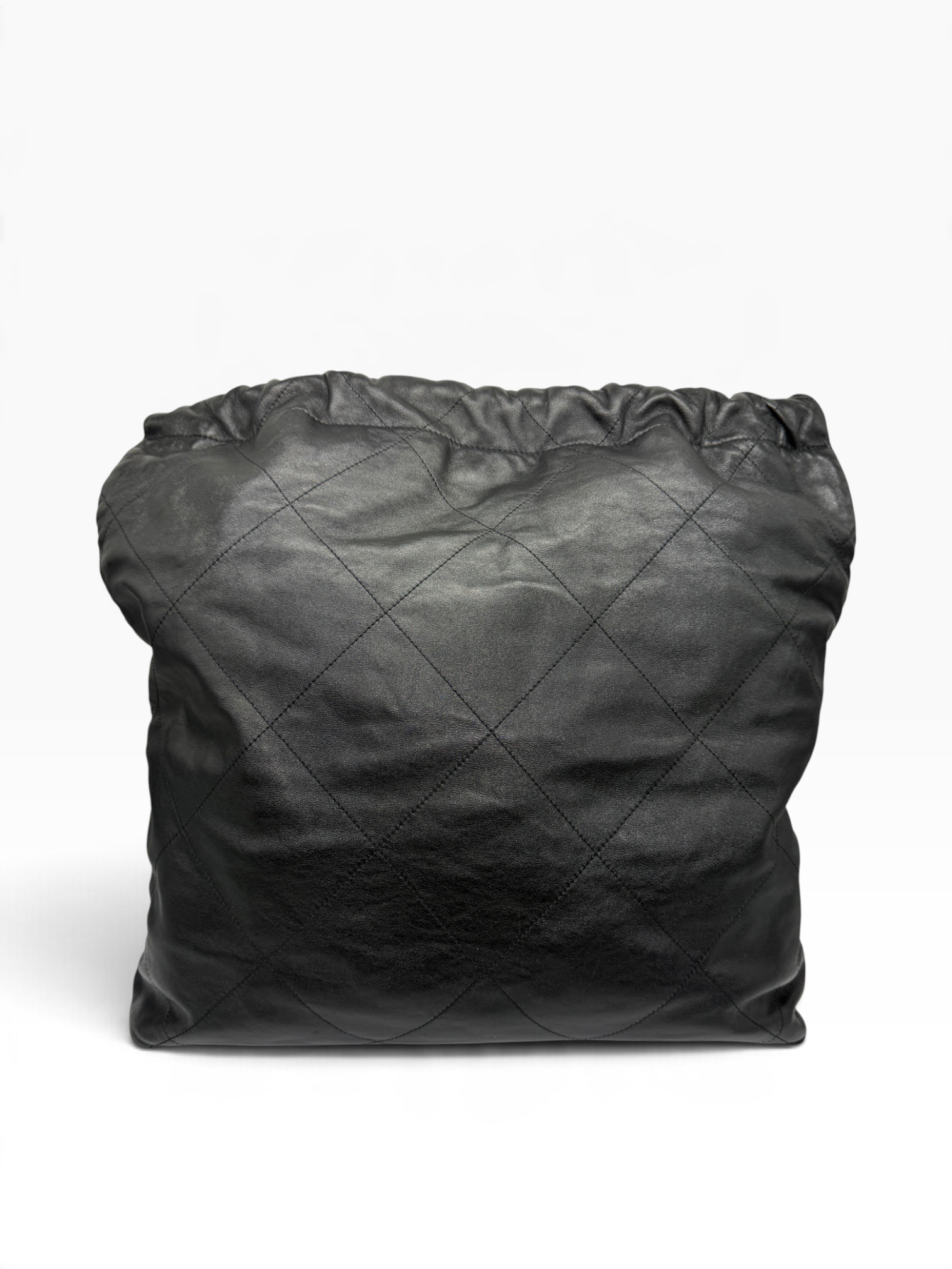 Pre owned chanel 22S black M10141