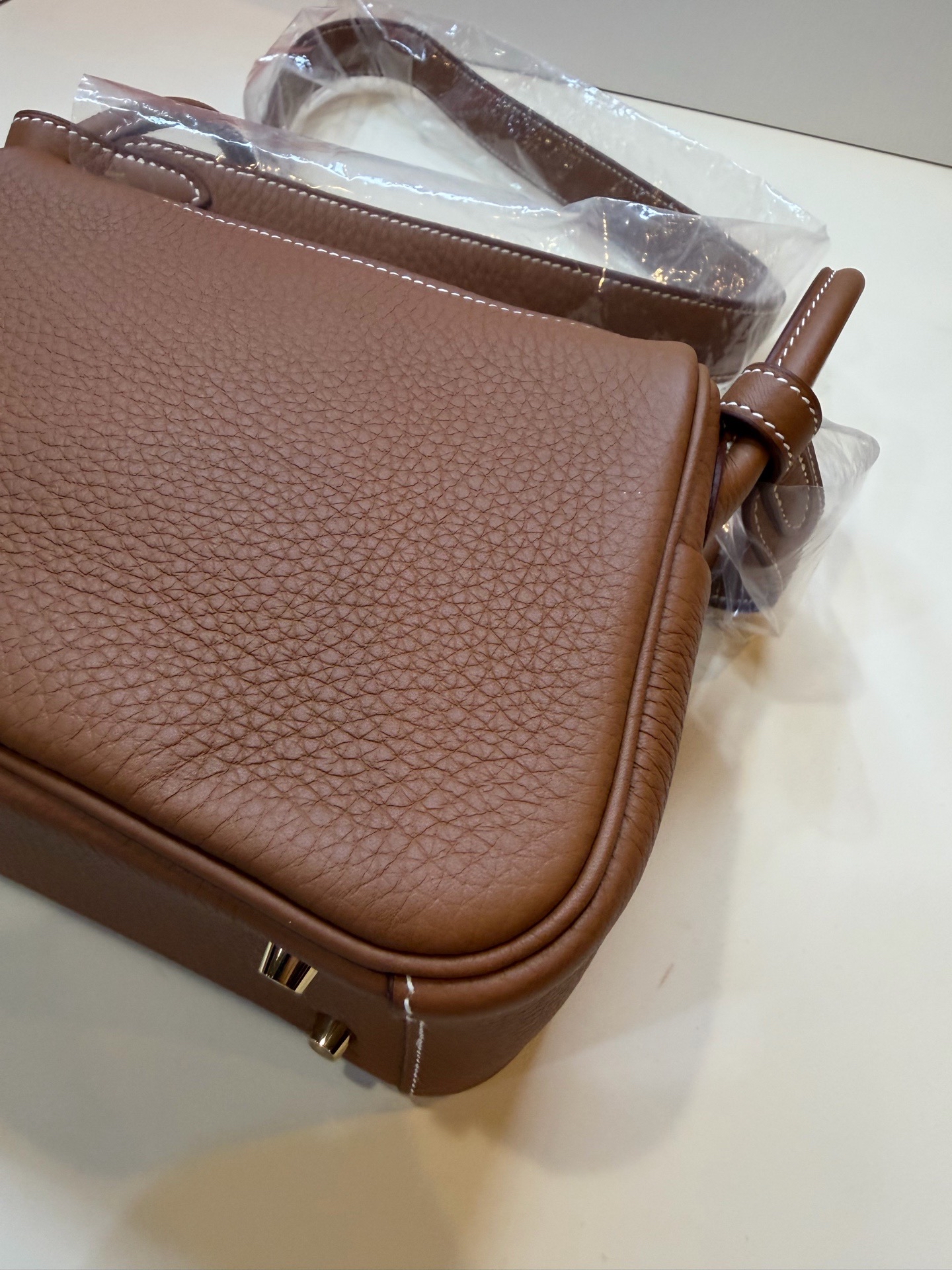 Brand new stamp mini Lindy gold gold 060804k1