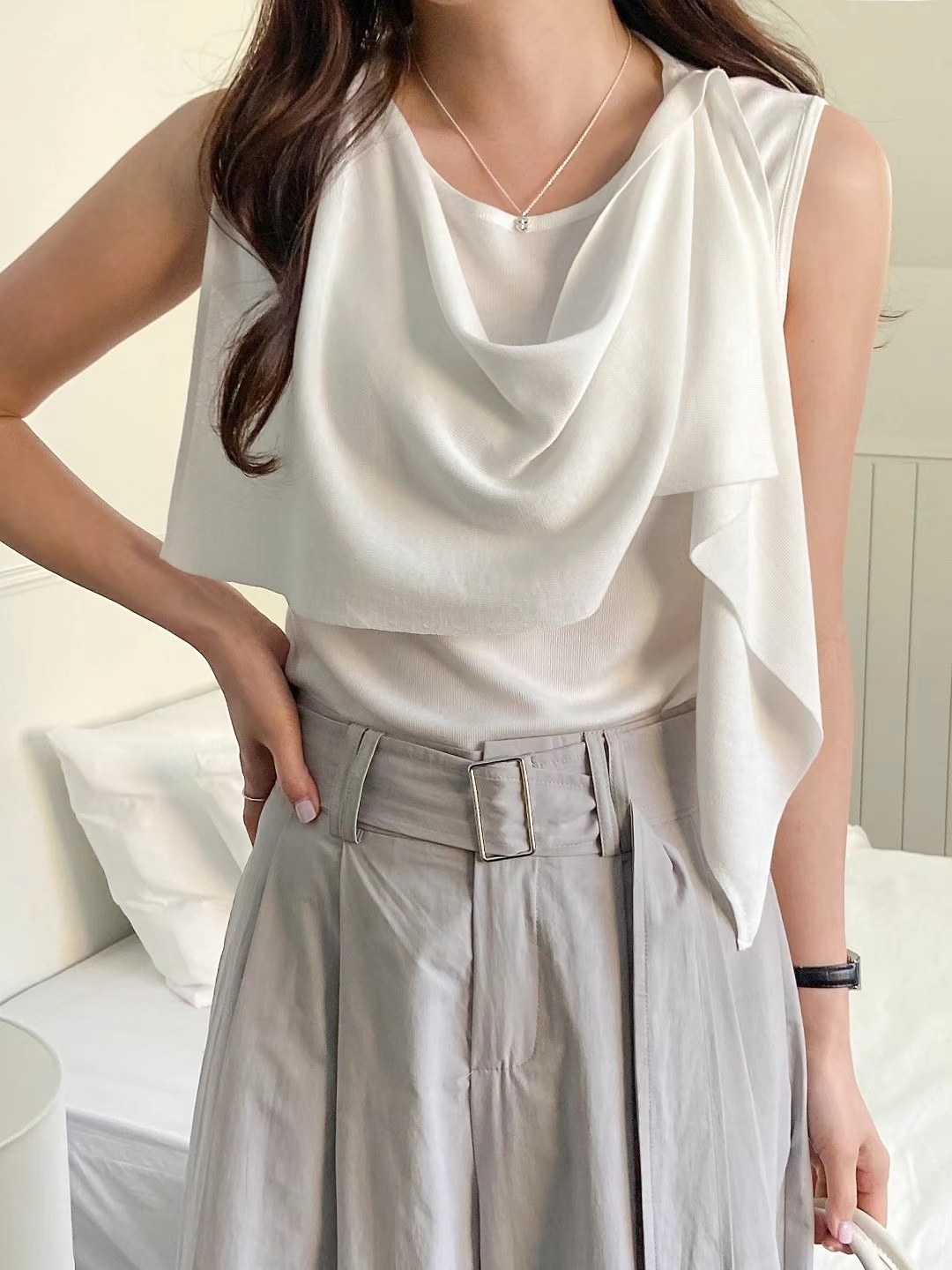 Multi-Way Draped Scarf-Neck Sleeveless Top ‖ 可多种穿法围巾领垂坠无袖上衣 KR0177741