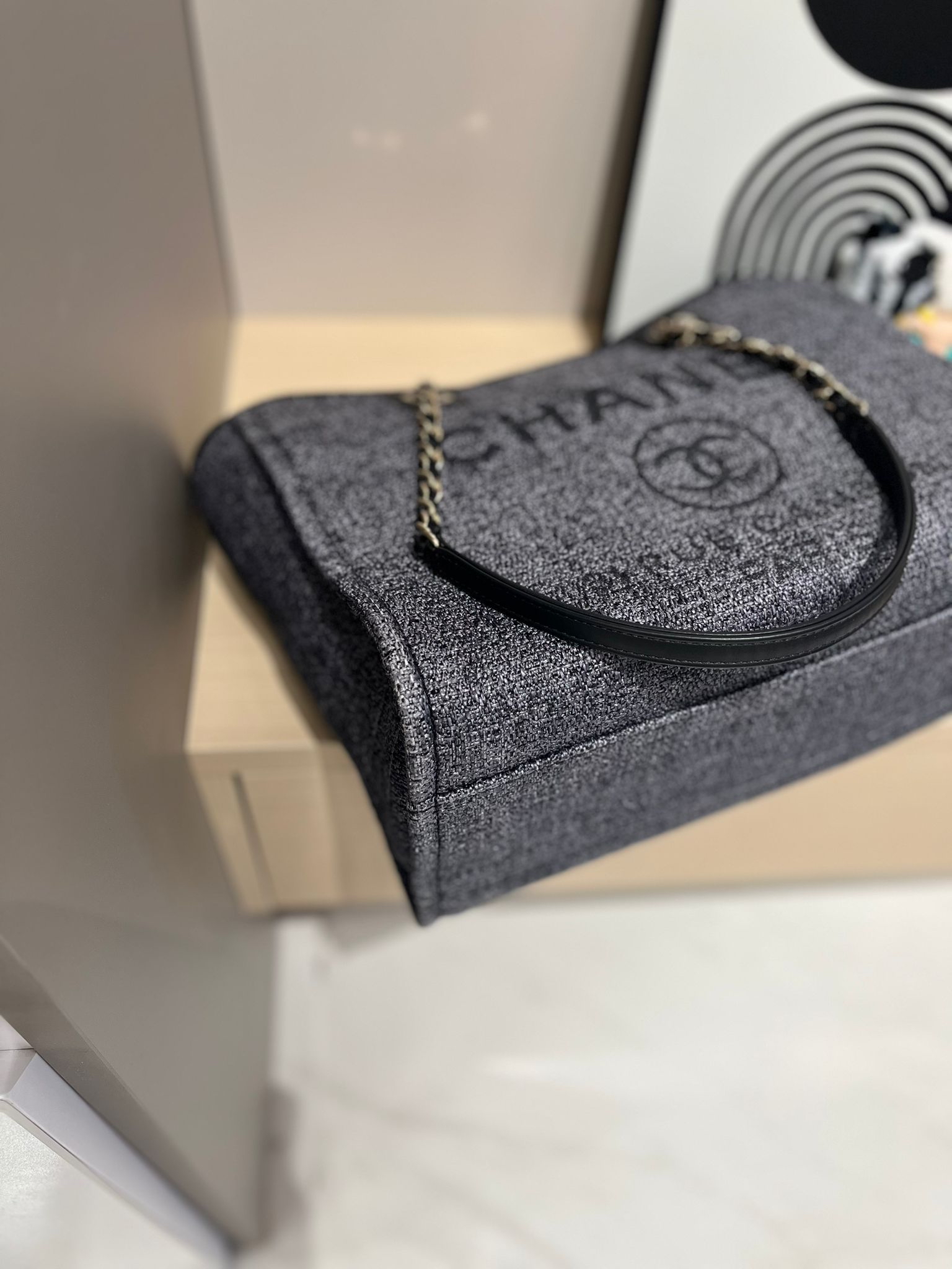 Chanel Deauville Medium 100%Authentic, 98%New ✅31Card ✅Dust bag 