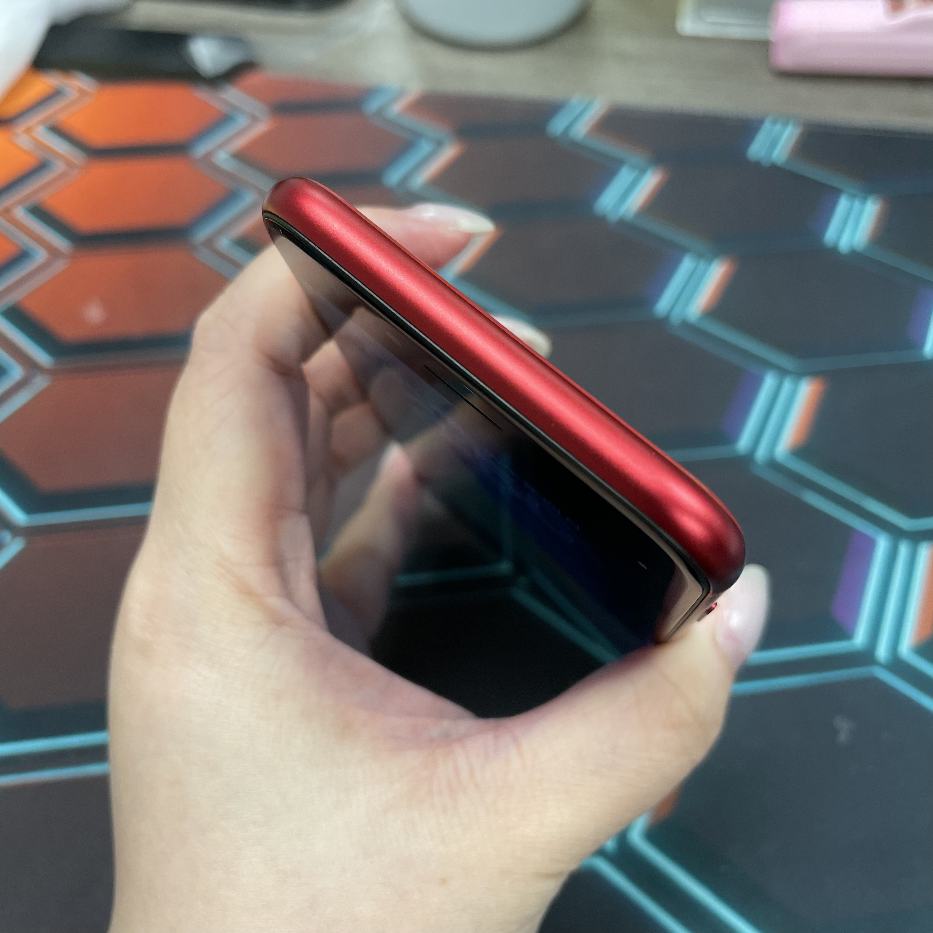 *6633 SE2 完美機 64GB 電74 紅色 red