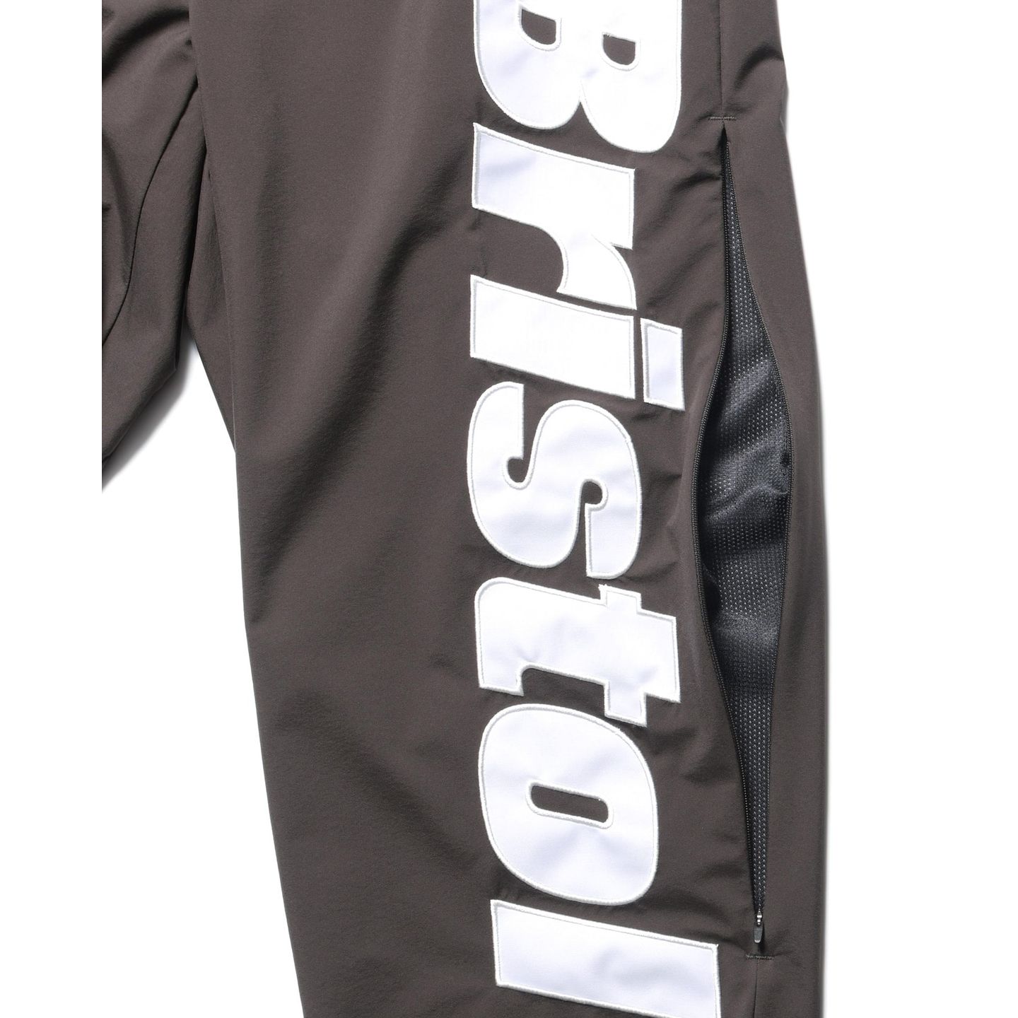 FCRB VENTILATION LOGO EASY PANTS / BROWN (FCRB 232018) | TRENDSPOT