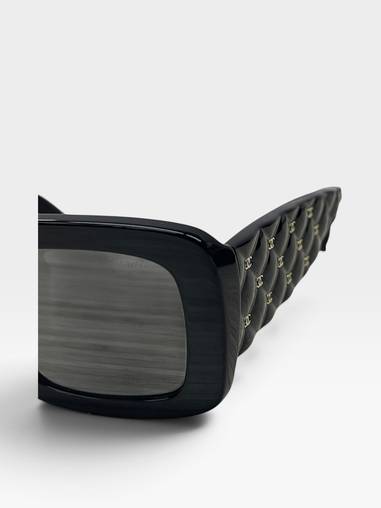 Pre-Owned CHANEL Sunglasses / Product Code: 090901