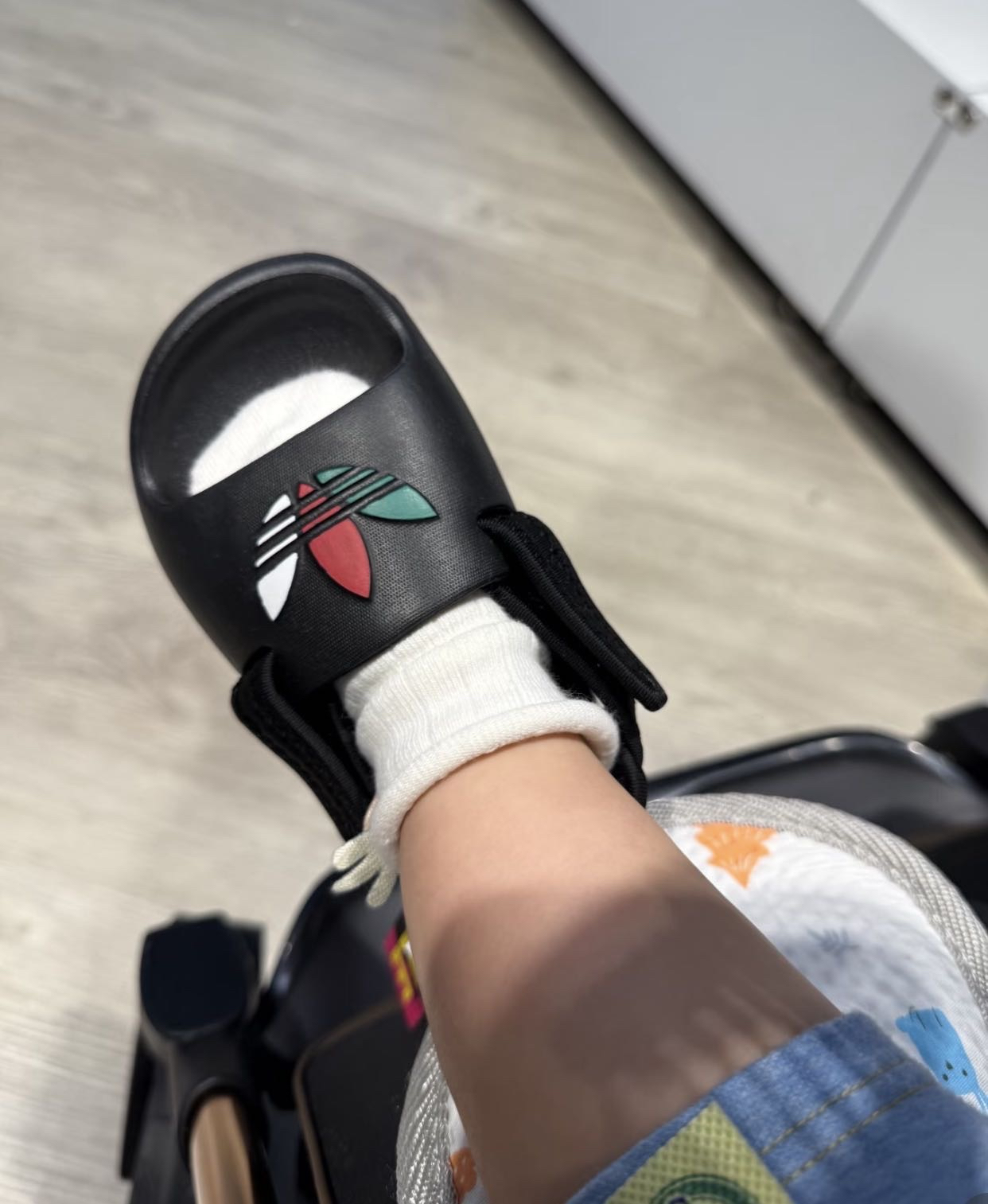 0713 AD 兩穿涼鞋