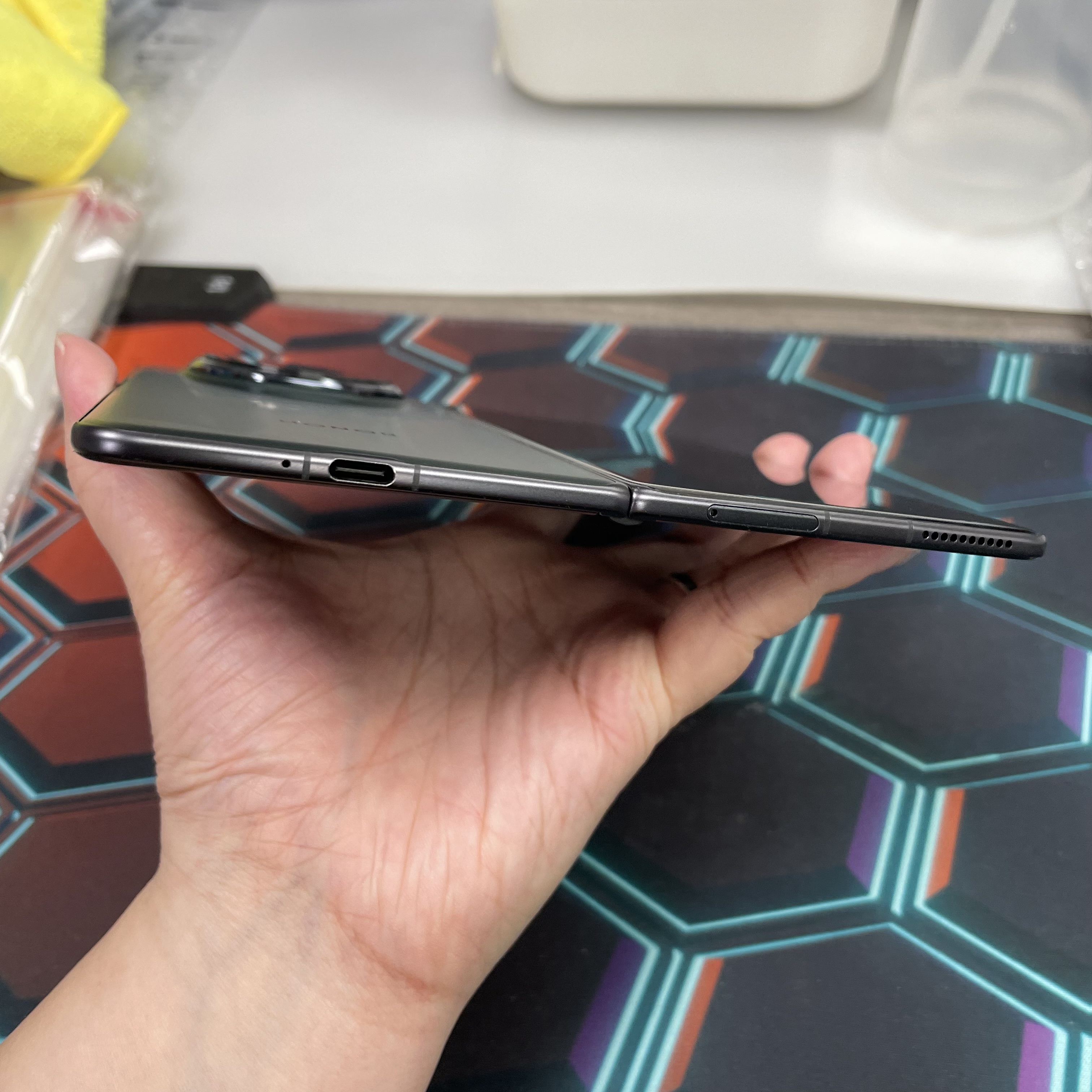 *8043 Honor Magic V3 超靚機 12+512GB 綠色 green