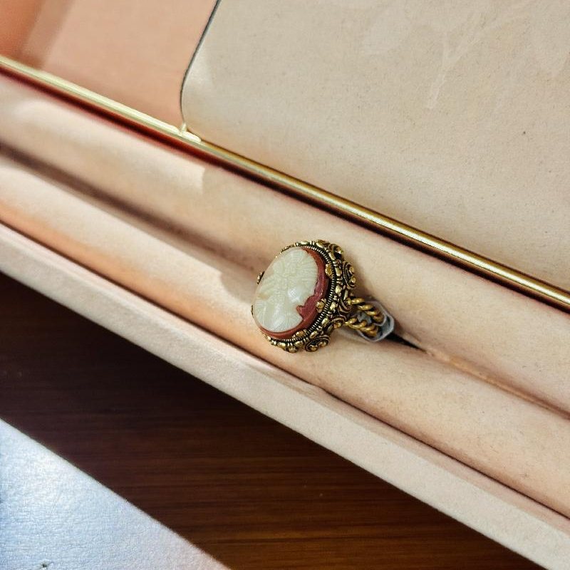 c.a.1960s German New Old Stock Glass Cameo Ring - Adjustable Size (C015)