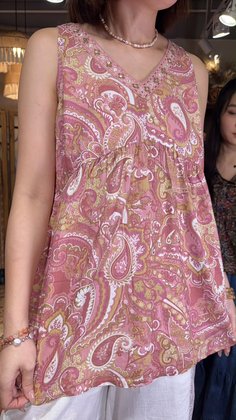 3147 Mix Pink Paisley Top 26"