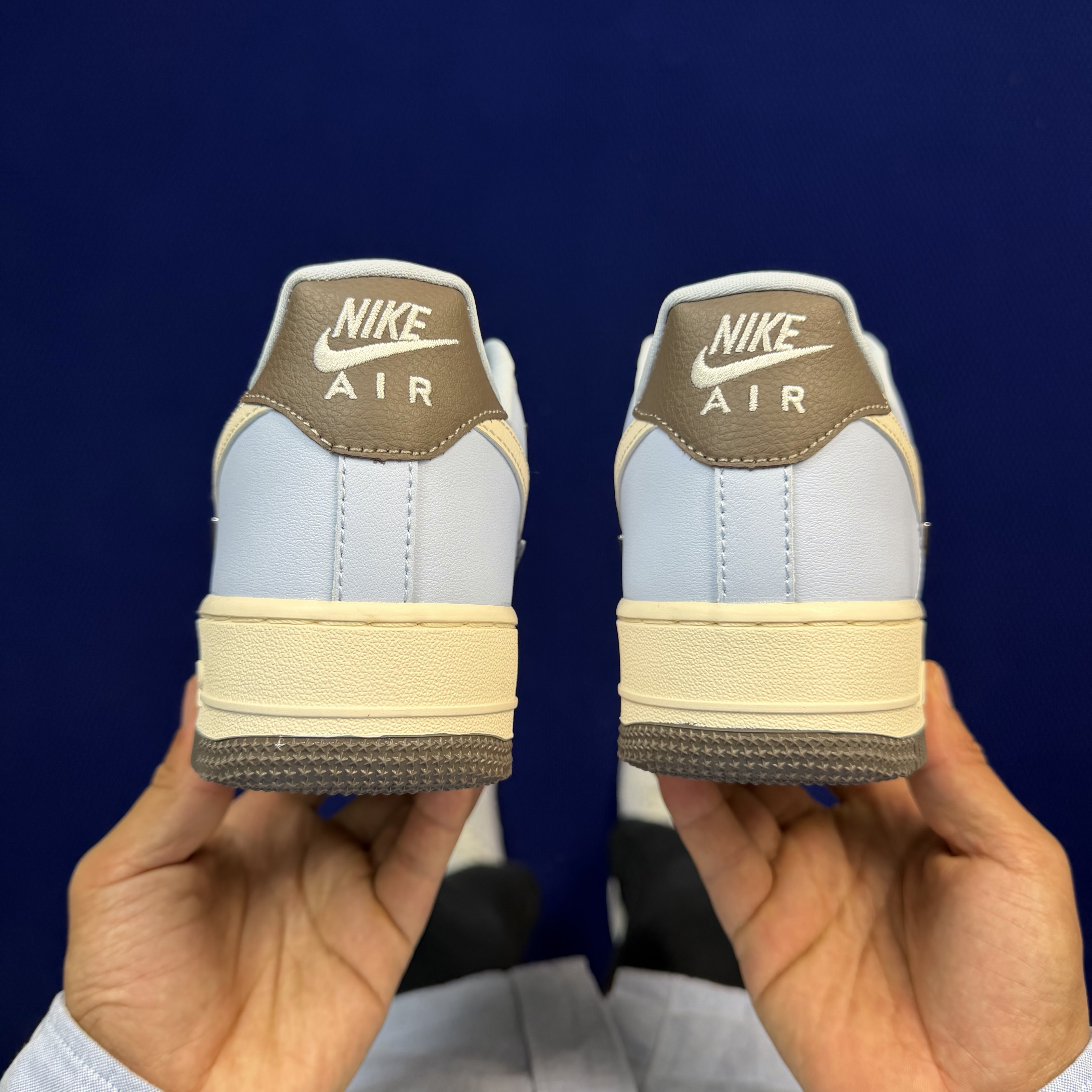 Nike Air Force 1 '07 LX IV4089-011 
