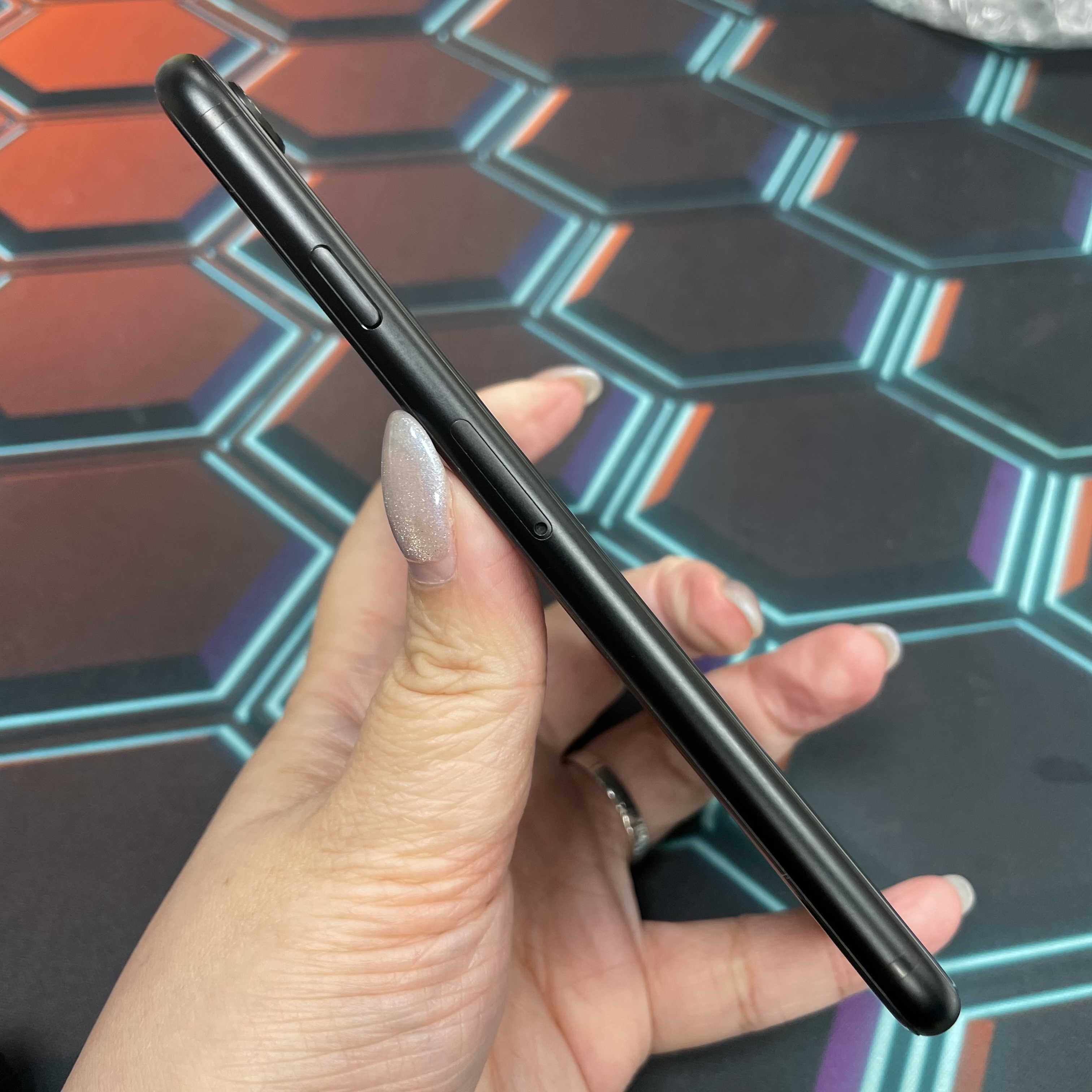 *7062 SE 2 完美機 128GB 電82 黑色 black