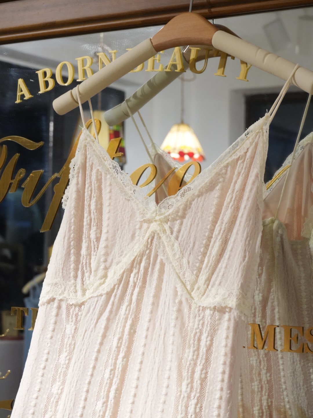 高質刺繡吊帶裙