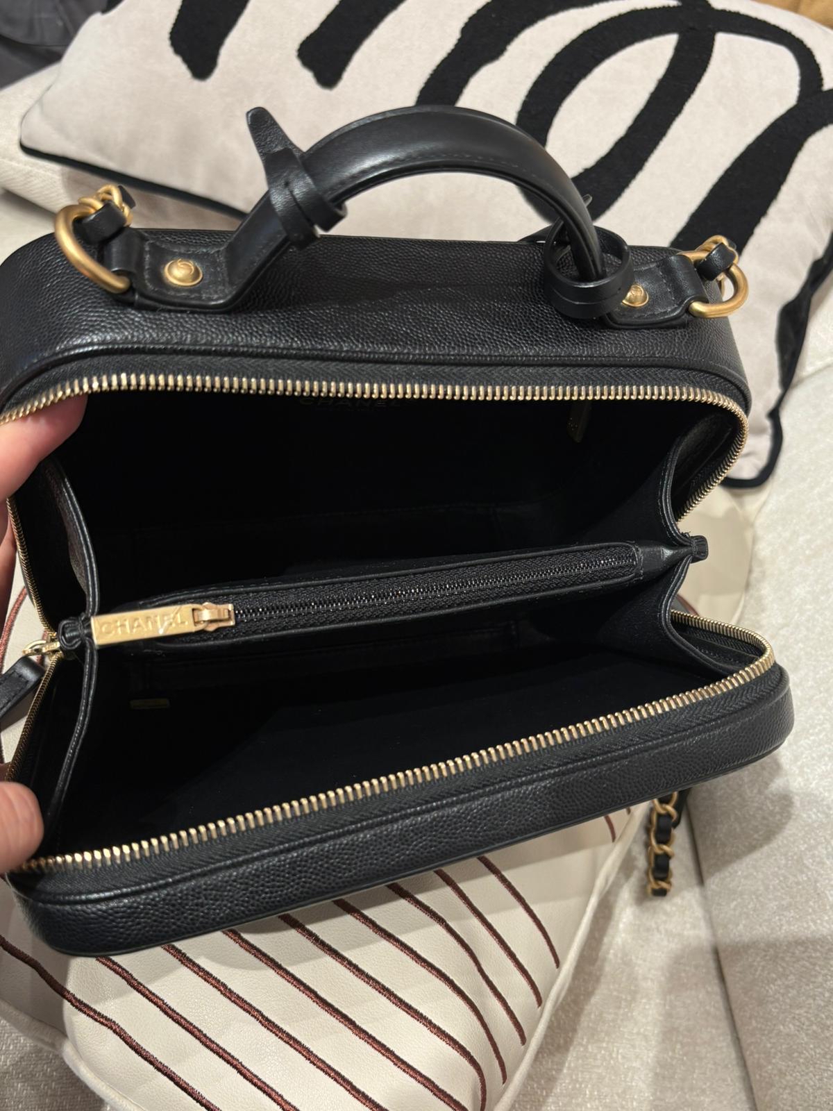 Chanel cc filigree vanity with chain 21cm 黑色荔枝牛皮金鏈 100%Authentic ,98%new ✅25card✅dust bag ✅盒 