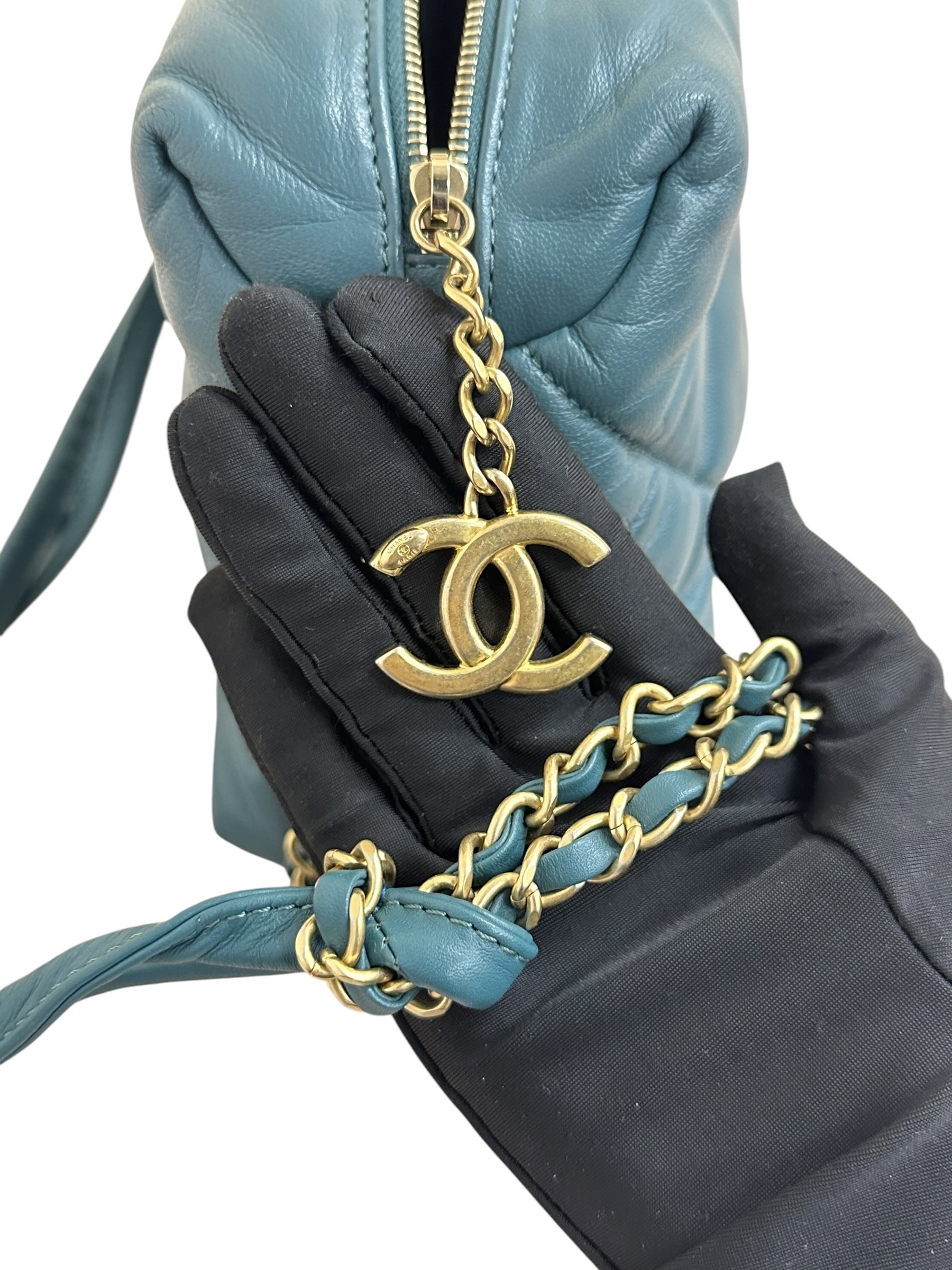 Pre-owned Chanel shoulder bag  / Product Code: 070101