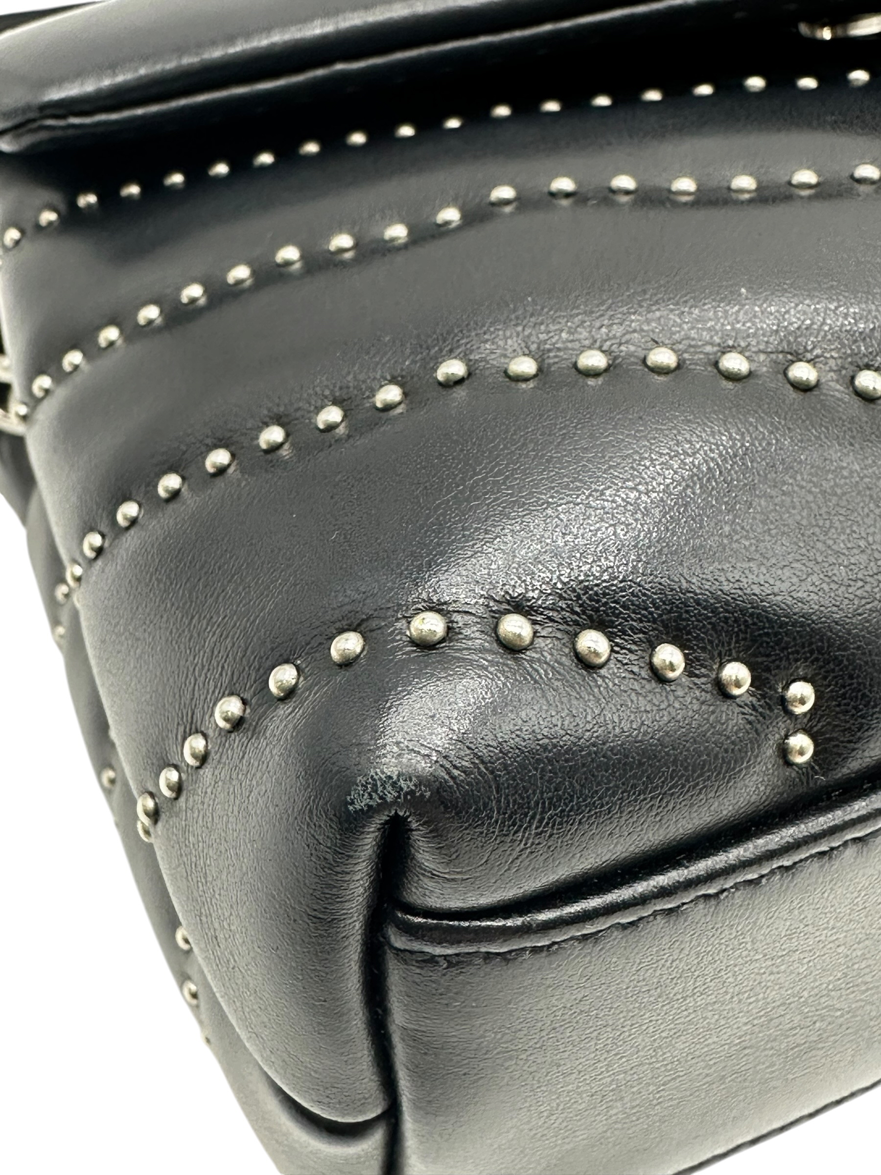 Pre-owned YSL Toy Loulou Studded bag / Product Code: 061906