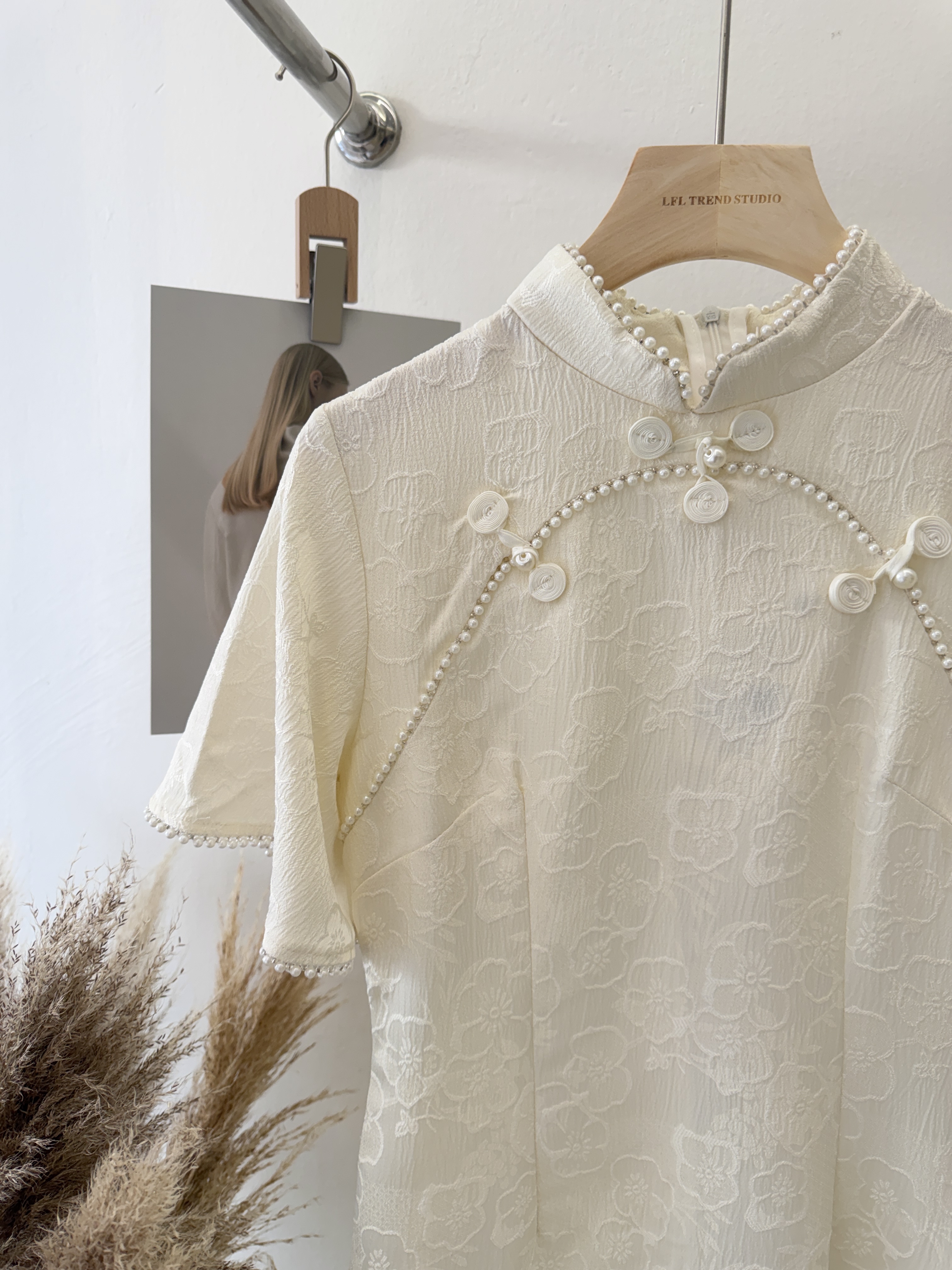 6633 新中式提花珍珠旗袍