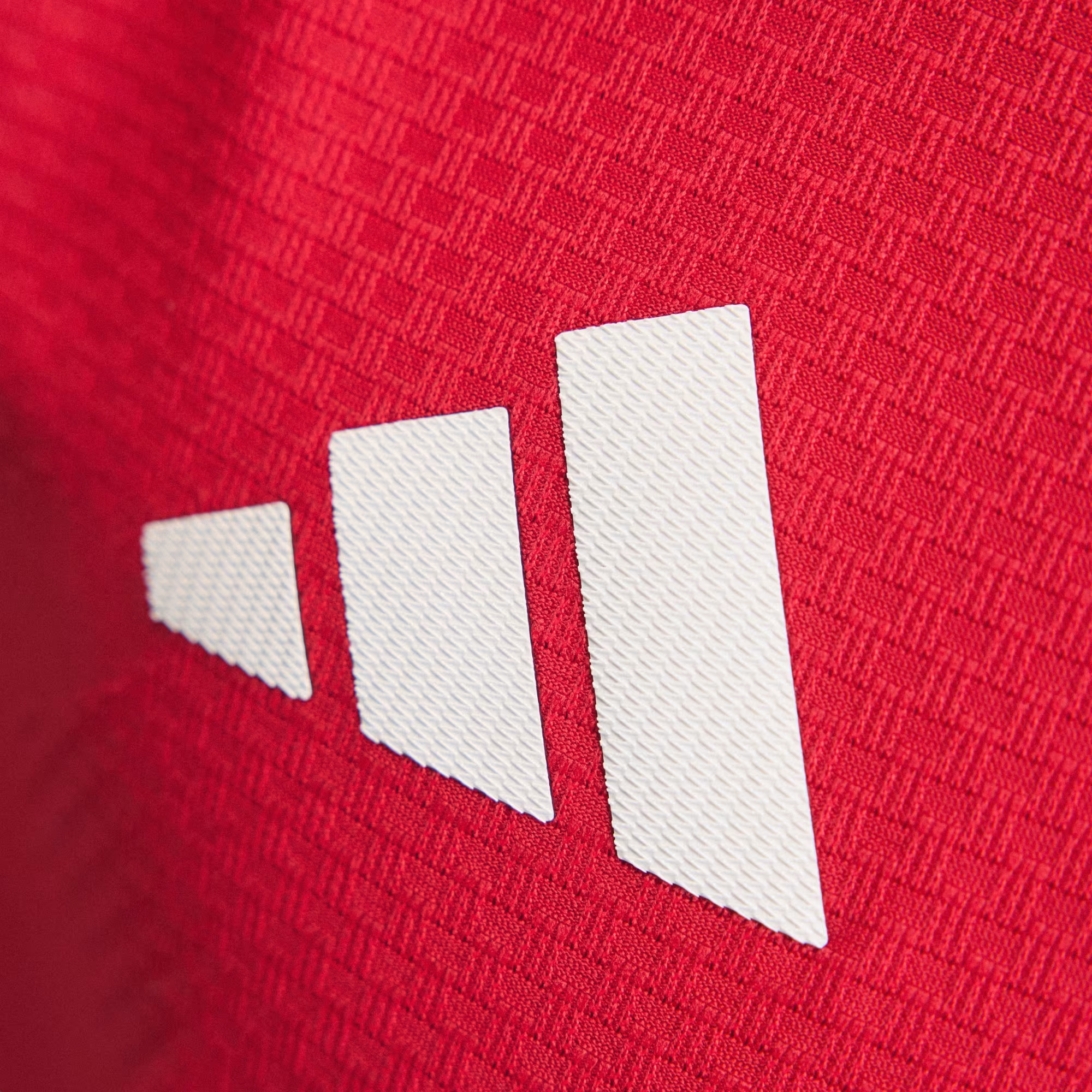 重現七十年代紅魔榮光 Adidas Manchester United 曼聯 2026-27 主場長袖球員版球衣 (可加印字章) KC4803
