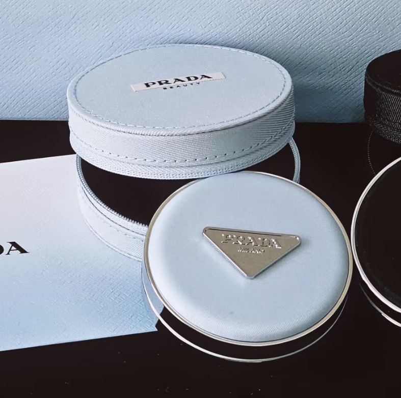 🔥最後少量現貨❗️限定淺藍🩵🙌 Prada Mesh Cushion 原光新肌氣墊粉底