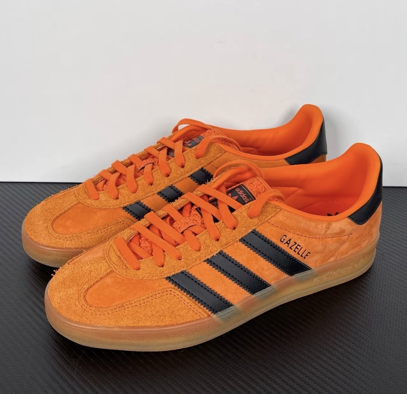 JI3905 Adidas Gazelle Indoor Orange Gum JI3905