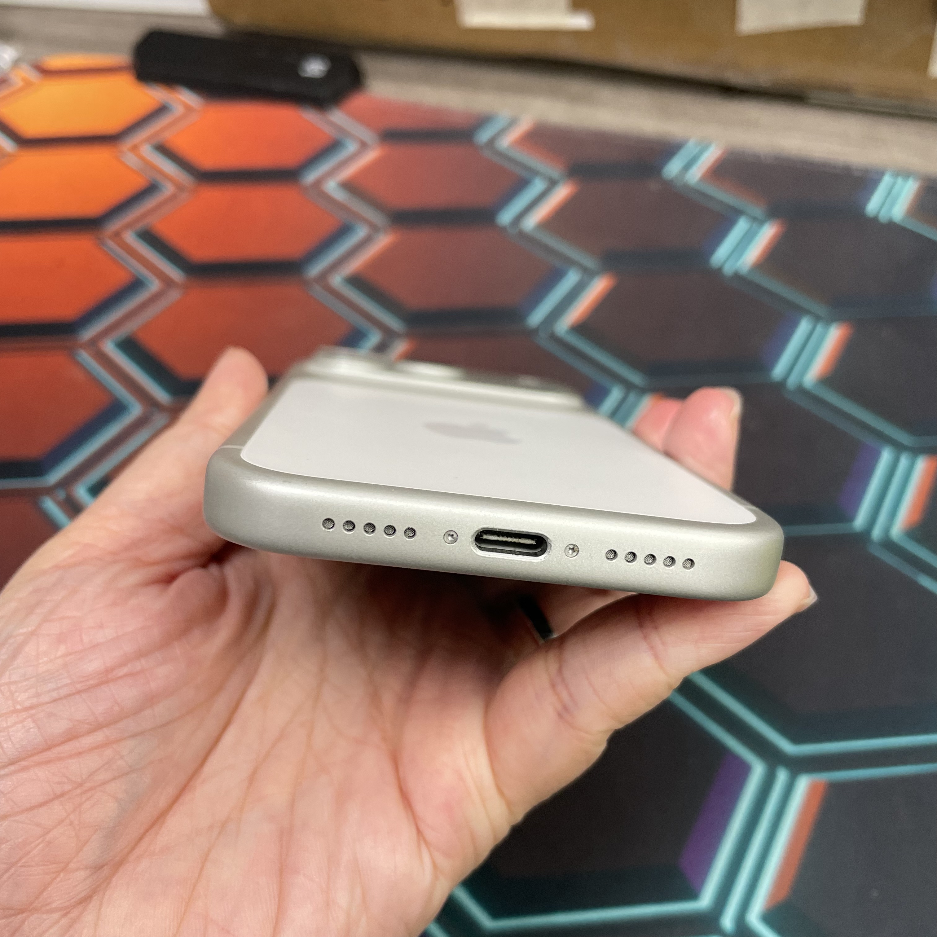 *8368 17 pro 完美機 256GB 電93 銀色 sliver
