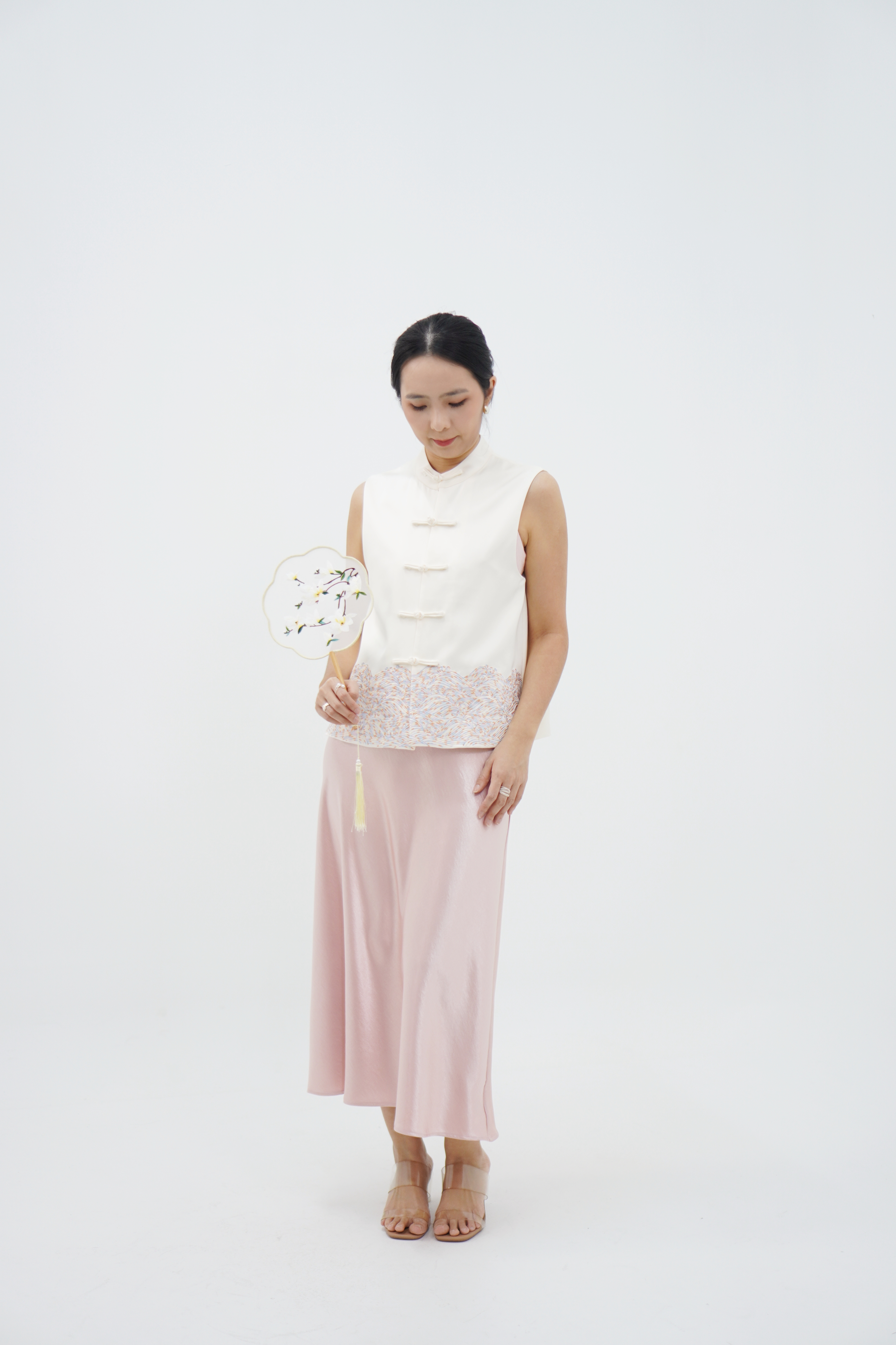 醋酸刺绣新中式马甲 Embroidered Oriental Vest