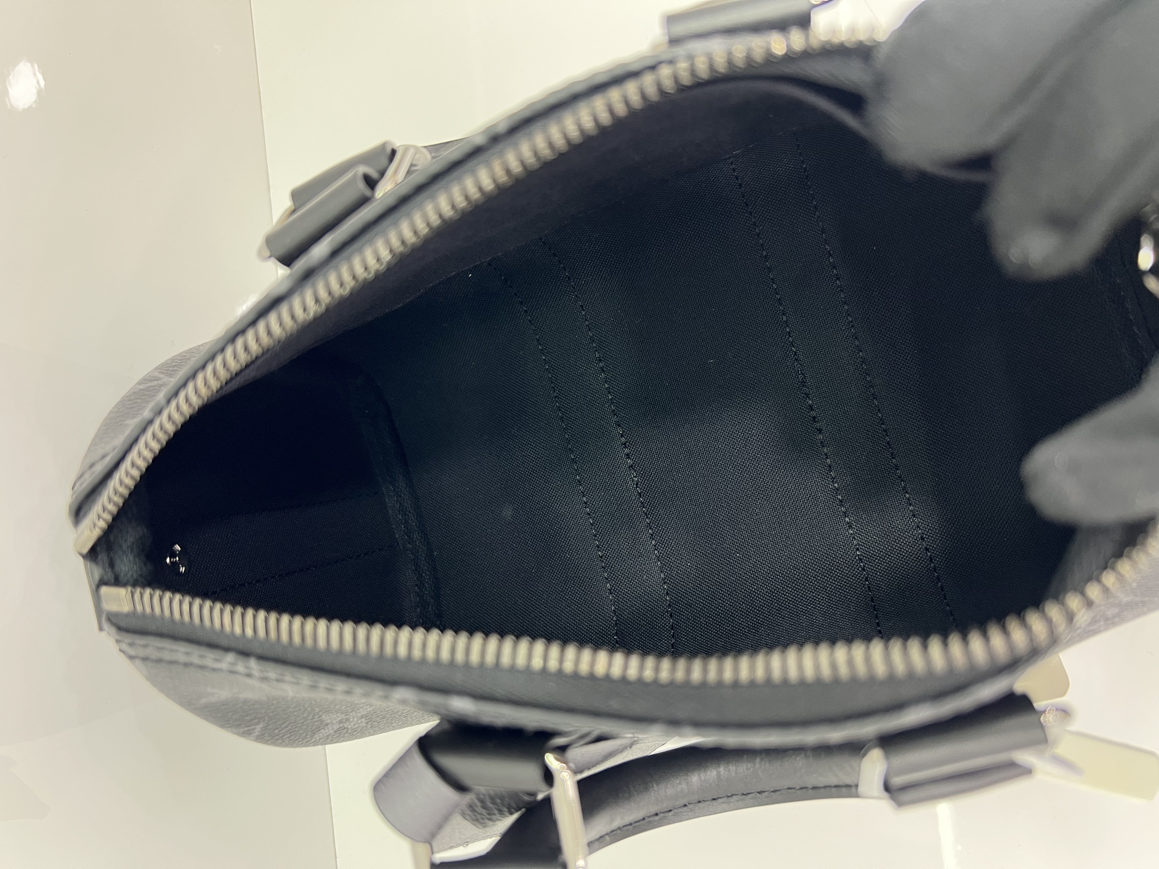 直播貨品 |  [1個-$100 2個-$300］EE28