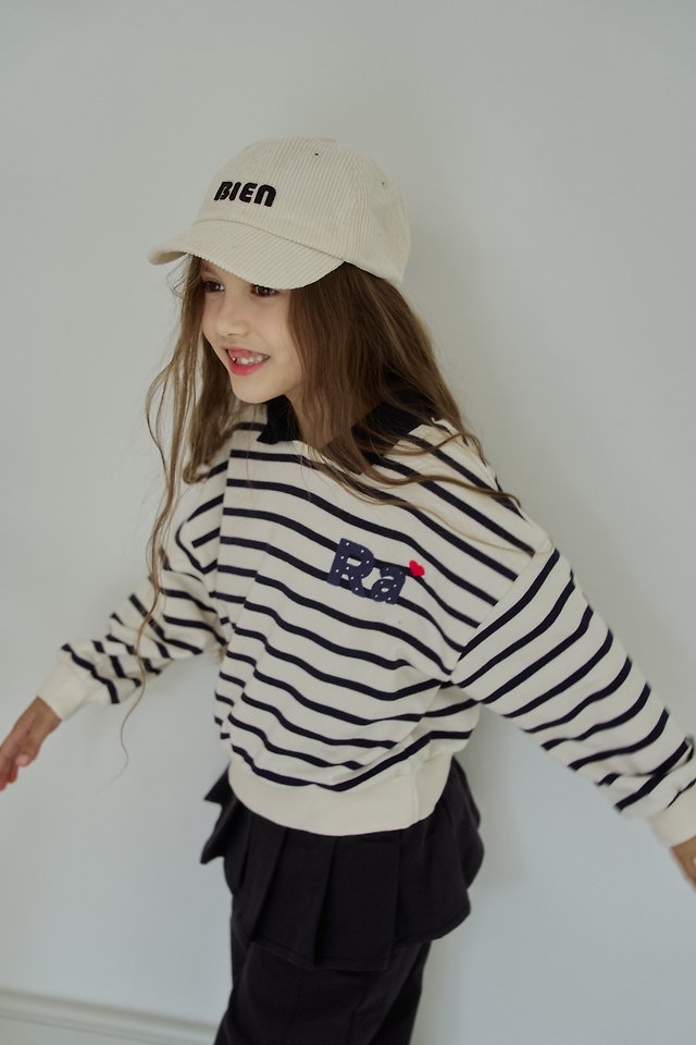 Momoann | Last Sweatshirt