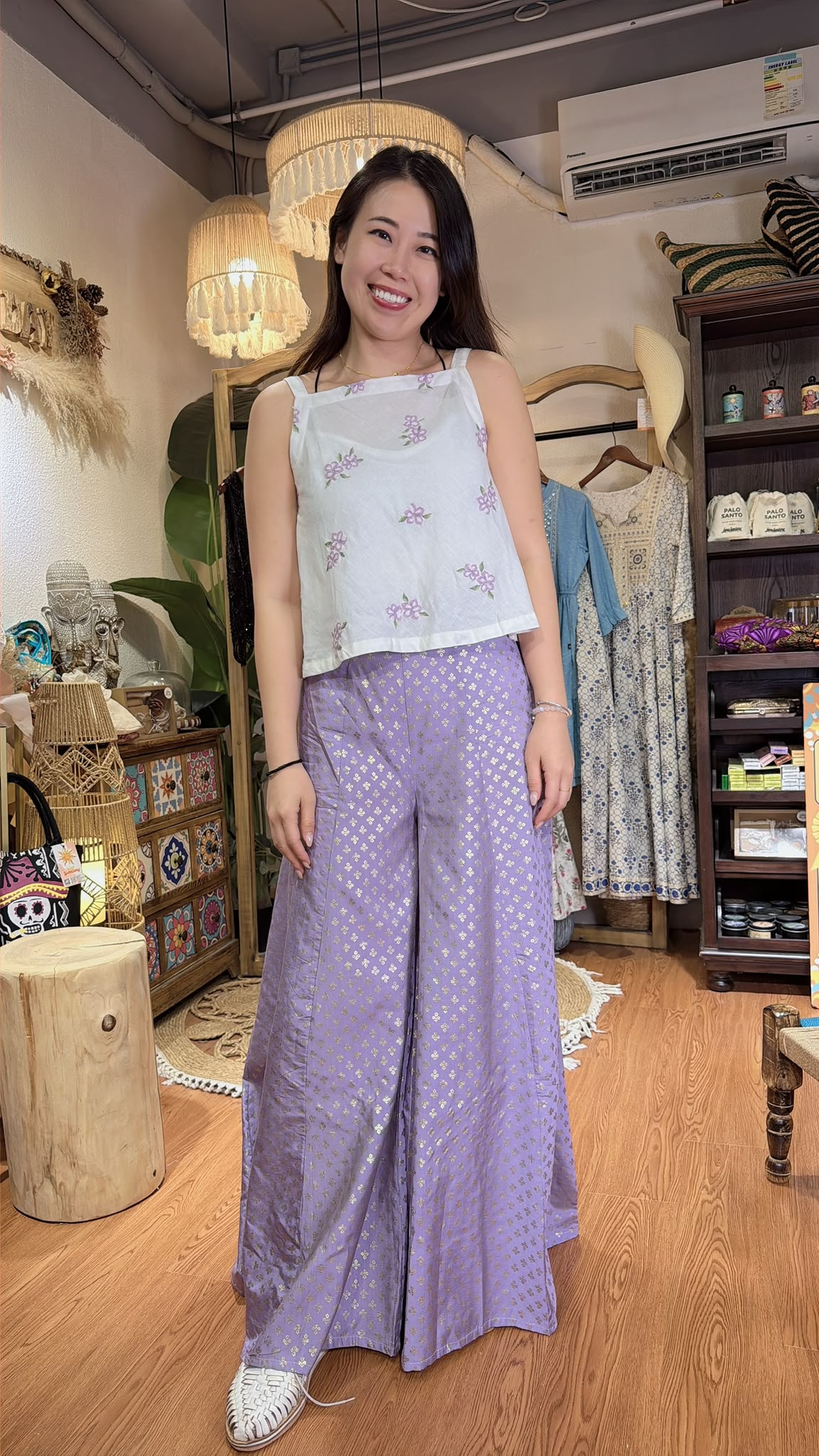 2873 White Simple Lavender Emb Top