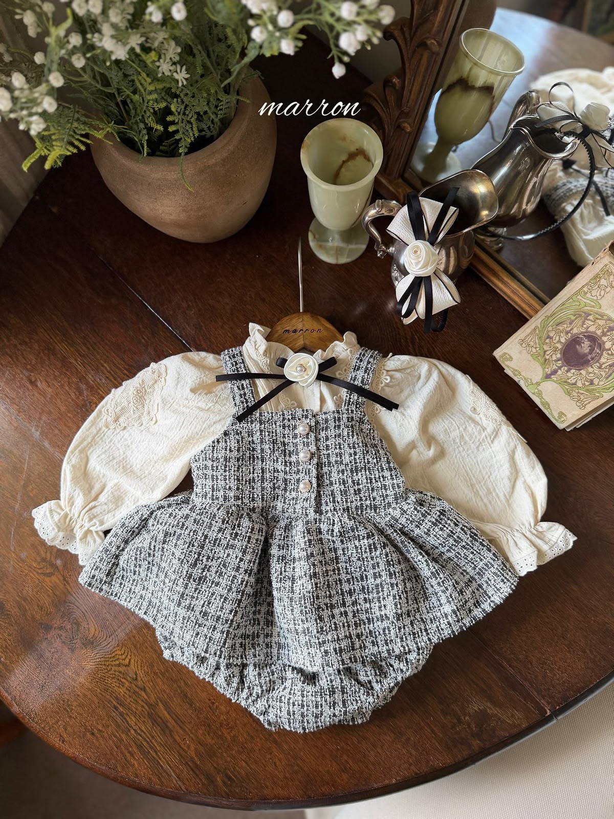 AW6150 Brooch