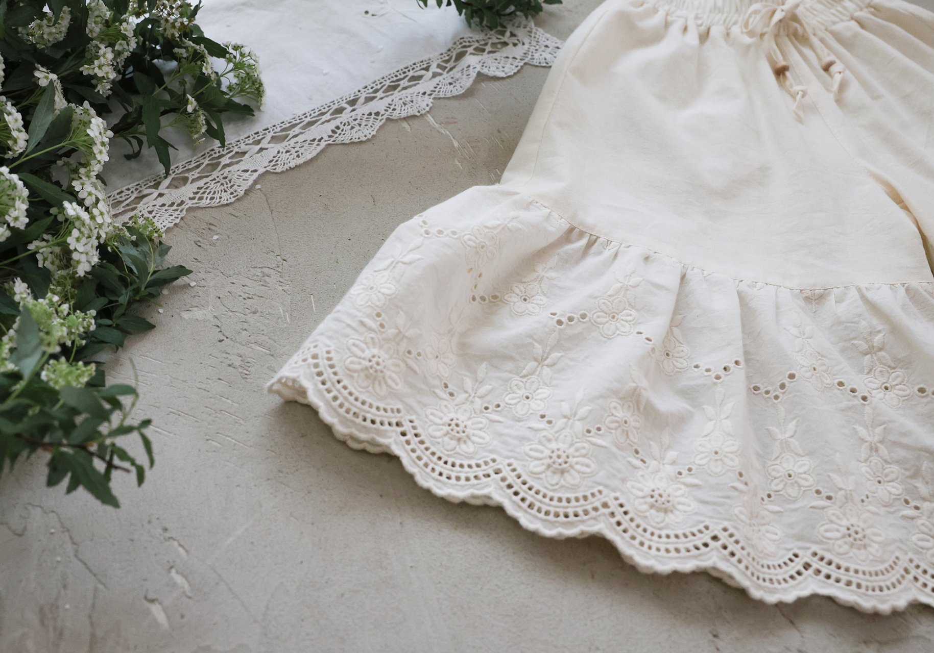 Flo | Lace pants (Ivory 100(85-95)