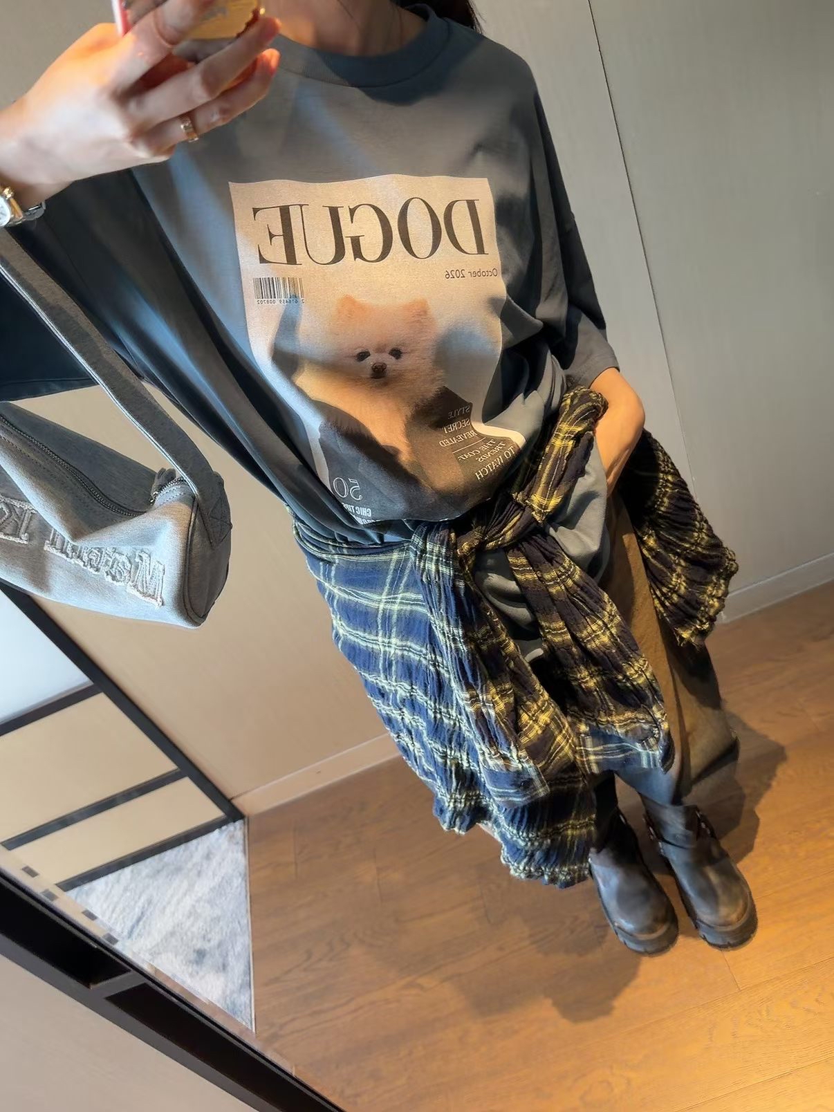 221609 《DOGUE》名模狗仔雜誌 Tee