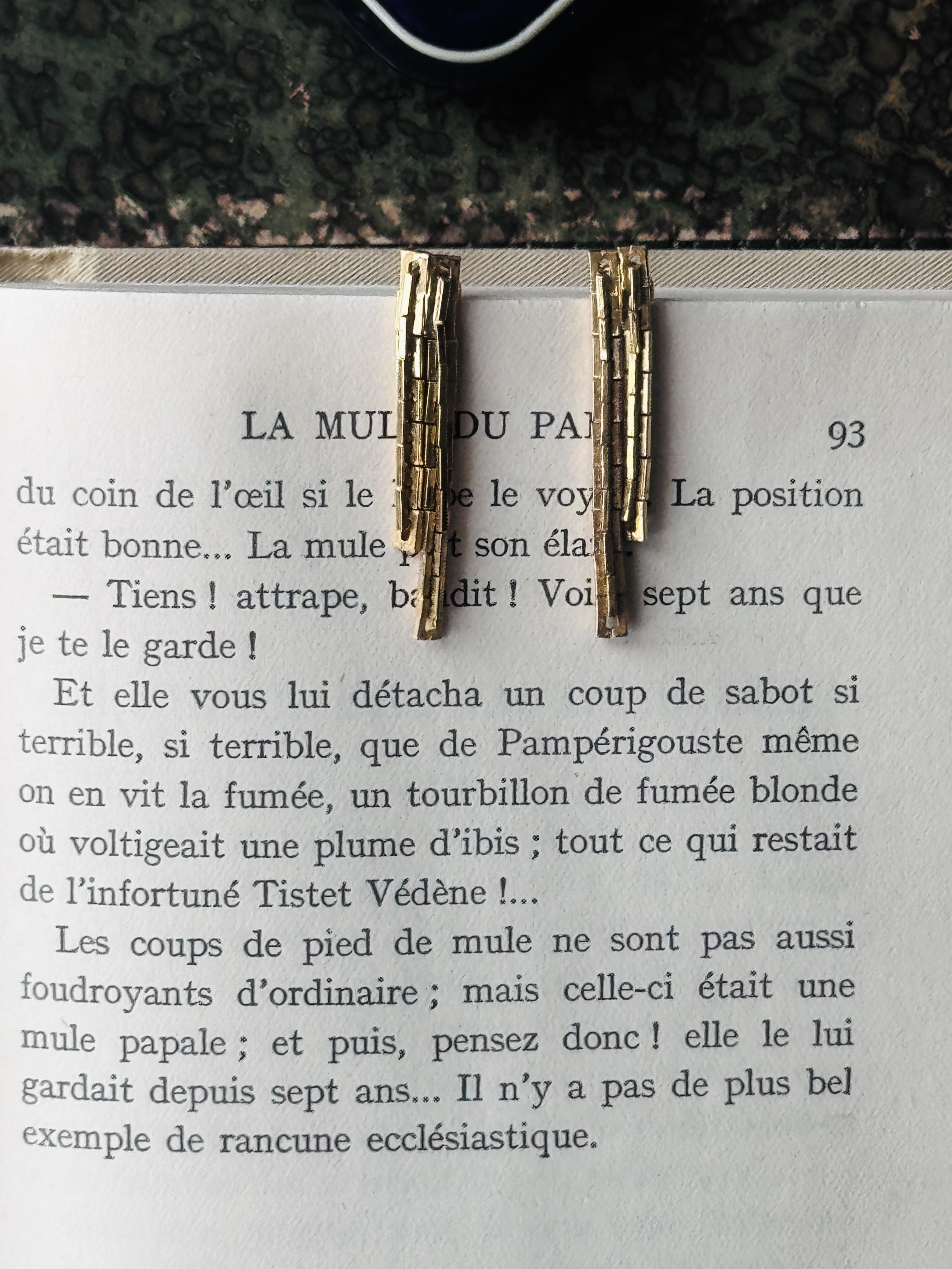 Vintage Golden Chain Tassel Stud Earrings (MT2585-4)