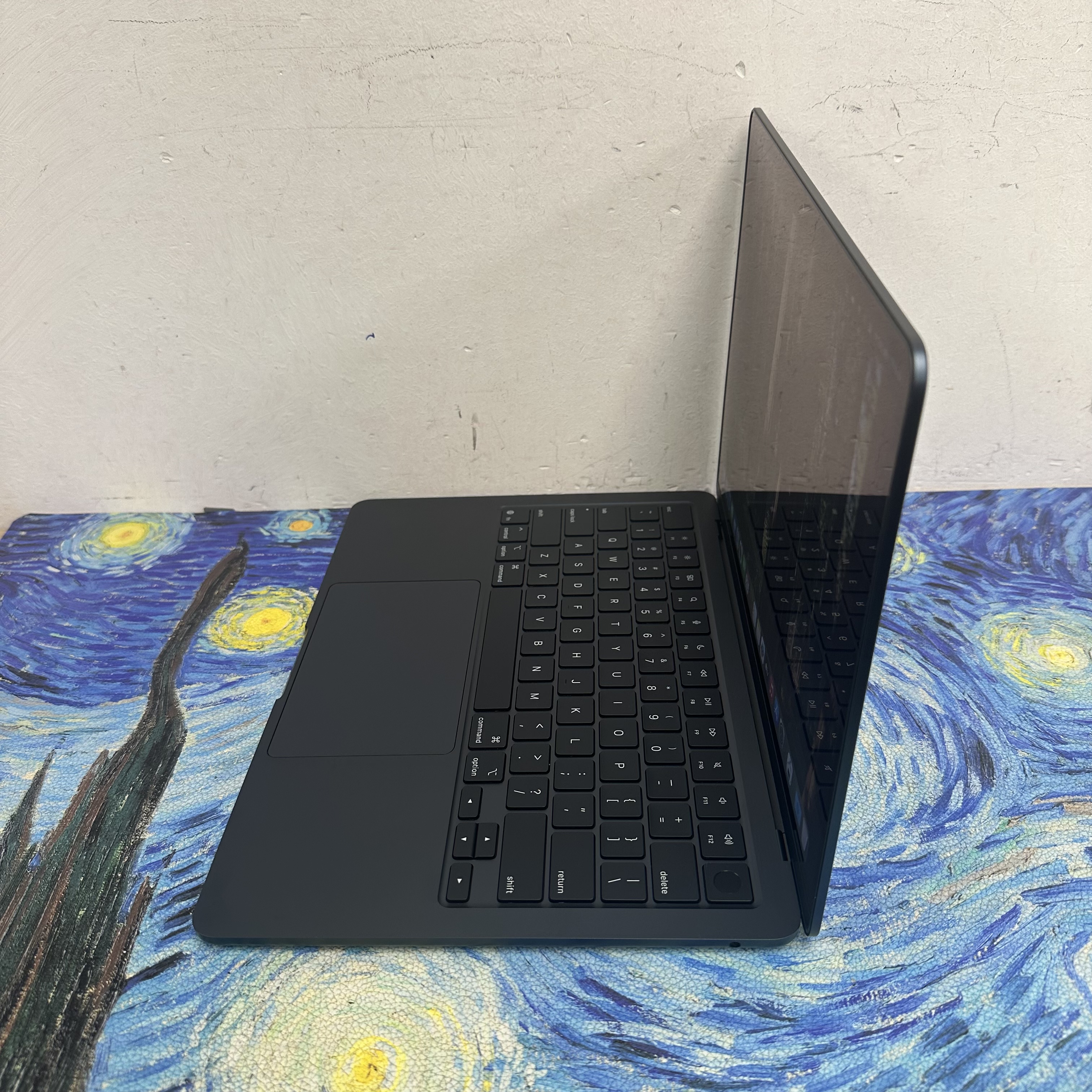 #6044 APPLE  MacBook Air M4 2025 M4 CPU/ 16GB Ram/256GB SSD/10核心GPU/Liquid Retina Mon/13吋/午夜藍色/Gaming Laptop / Notebook / 超強續航能力/文書機 / 畫圖 / 剪片 / Movie / Netflix 