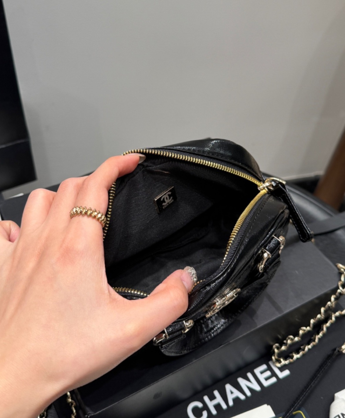 CHANEL 滑雪系列 25N 迷你保齡球包