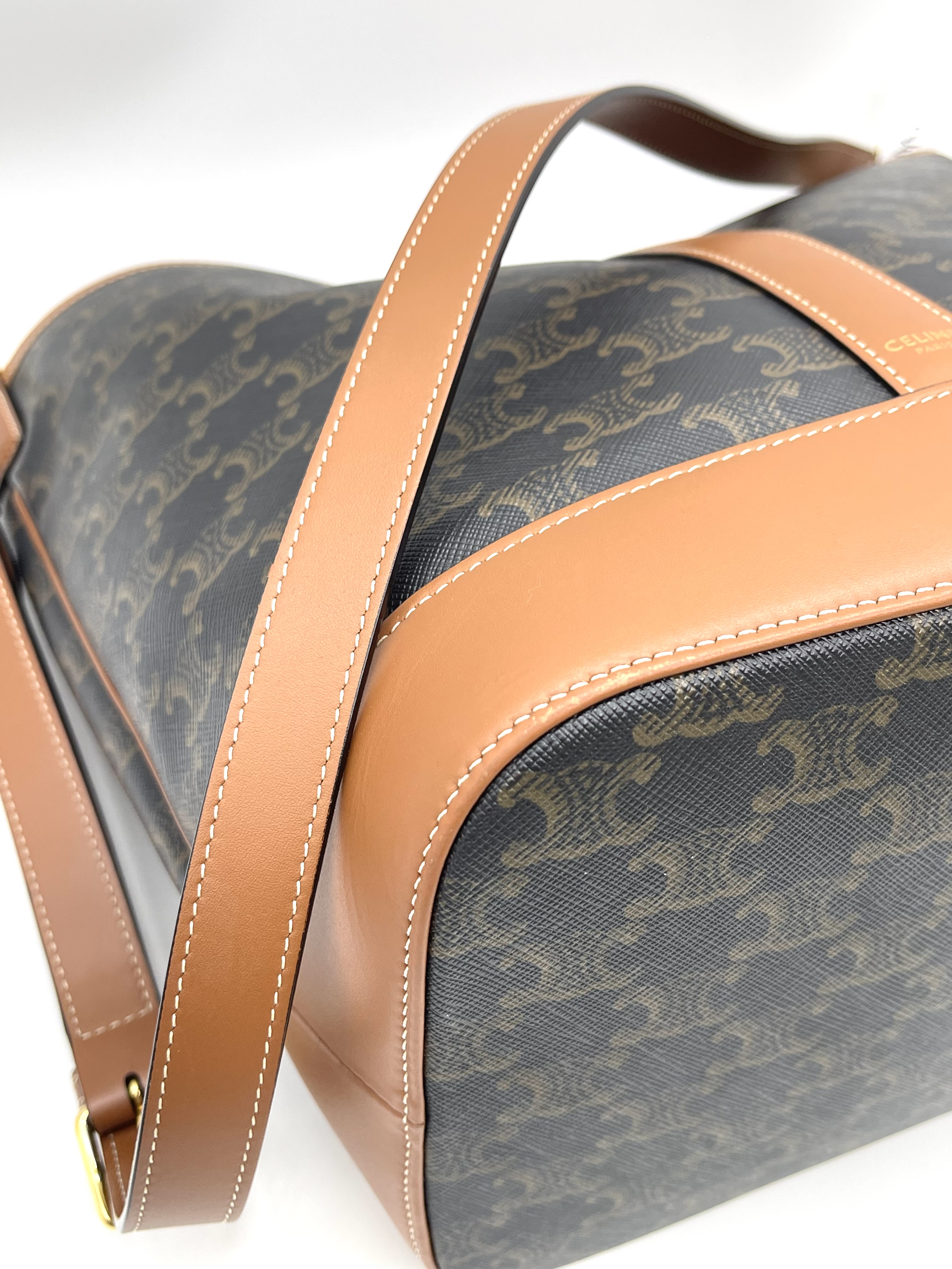 Pre-owned CELINE Medium Triomphe Bucket Bag / Product Code: 26031416